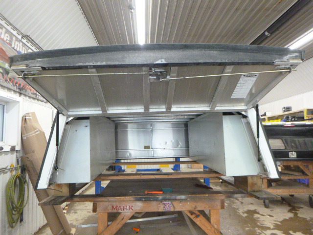 2020 - 2026 Chevrolet Silverado or GMC Sierra HD 2500/3500 6'9 White Swiss Contractor Truck Cap 4 2020 - 2026 Chevrolet Silverado or GMC Sierra HD 2500/3500 6'9 White Swiss Contractor Truck Cap - Image 4