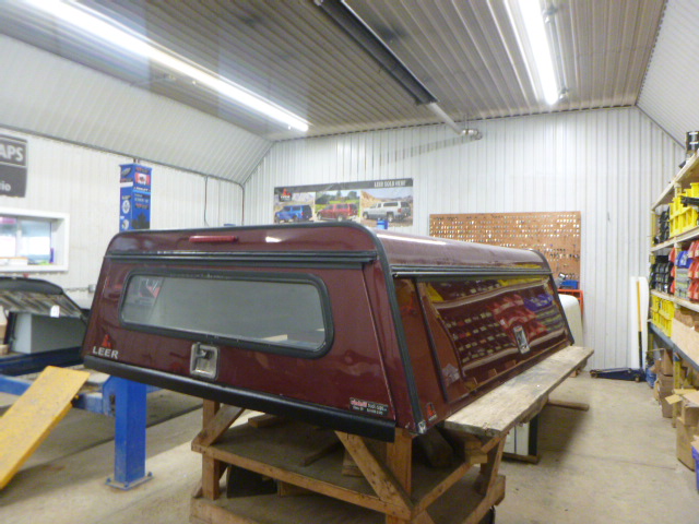 2007 - 2013 GMC Sierra or Chevrolet Silverado 6'5 66Sonoma Red Leer ACC Contractor Truck Cap - Image 2