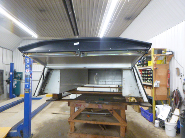 2015 - 2020 Ford F150 8' White Leer Contractor Truck Cap - Image 4