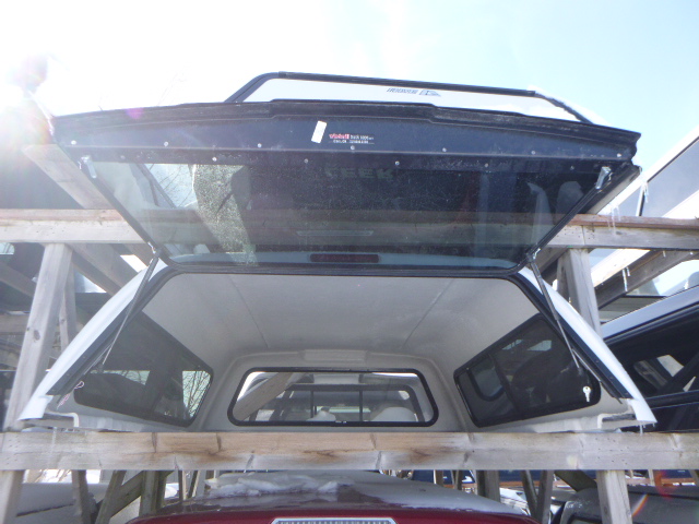 2023 - 2026 Ford Superduty F250/350/450 6'9 Z1 White Leer100S Truck Cap - Image 3