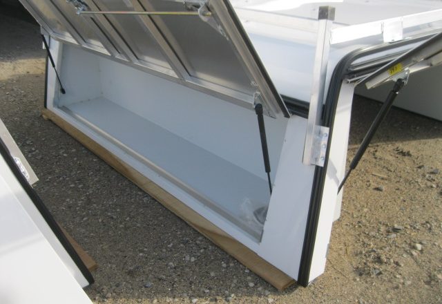 2023 - 2026 Ford Superduty F250/350/450 6'9 White Swiss Contractor Truck Cap 5 2023 - 2026 Ford Superduty F250/350/450 6'9 White Swiss Contractor Truck Cap - Image 5