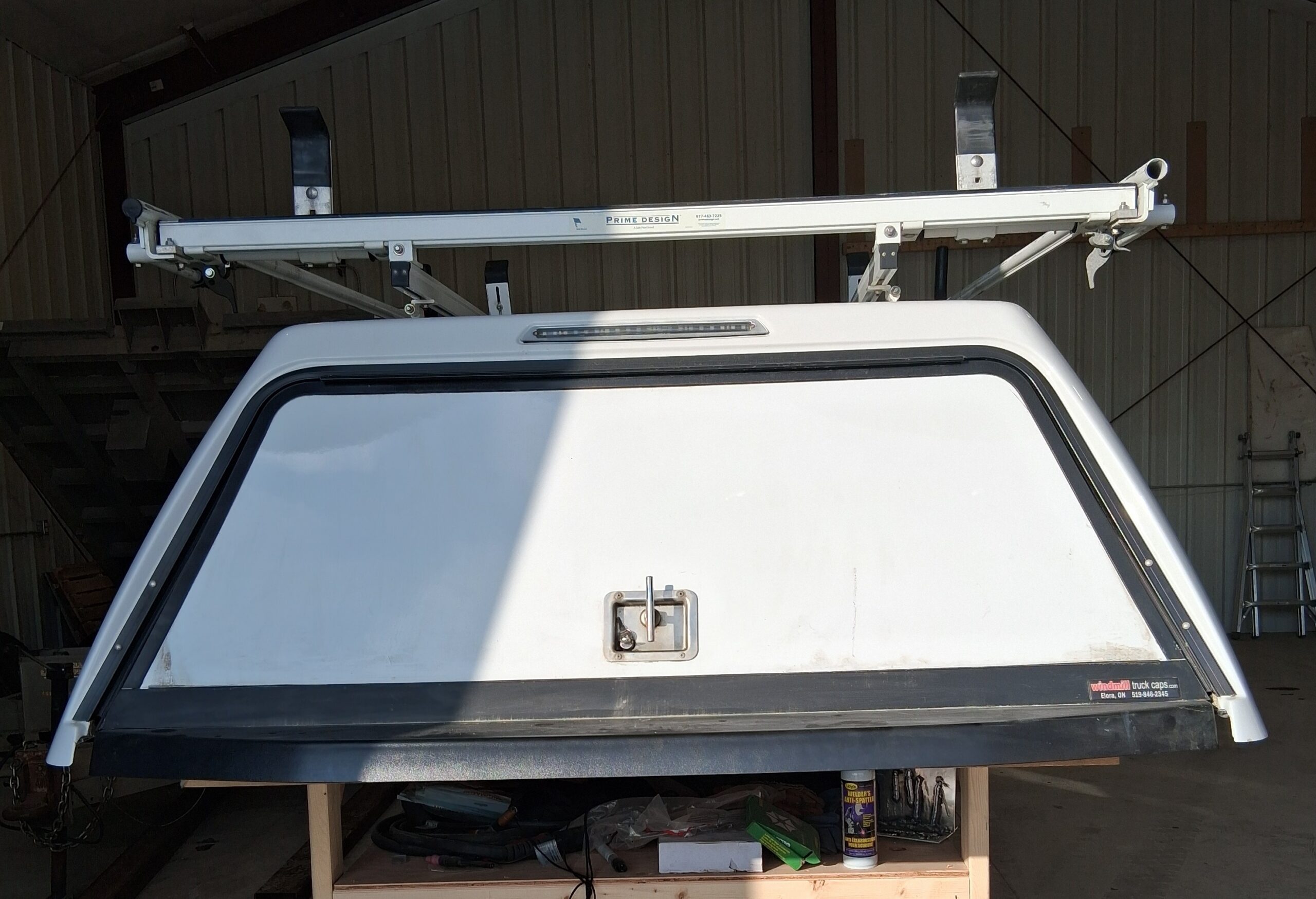 Ford F- 150 6'6 YZ White Leer 180CC Truck Cap 2 Ford F- 150 6'6 YZ White Leer 180CC Truck Cap - Image 2