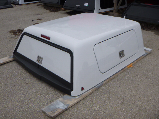 Ford F150 5'6 YZ White Leer100SCC Truck Cap 2 Ford F150 5'6 YZ White Leer100SCC Truck Cap - Image 2