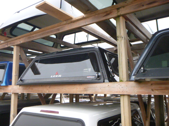 Ford F150 5'6 UH Tuxedo Black Leer100RCC Truck Cap 2 Ford F150 5'6 UH Tuxedo Black Leer100RCC Truck Cap - Image 2