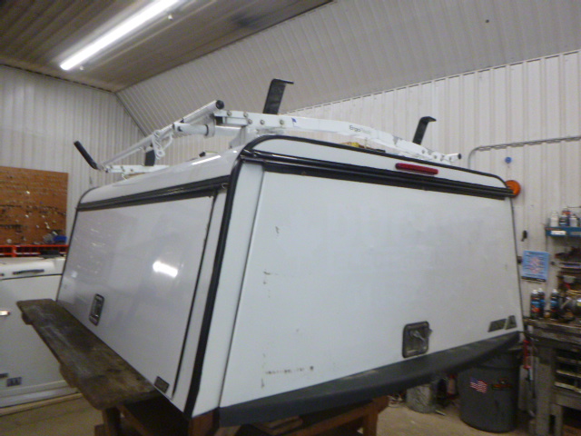 Dodge Ram 6'4 White ARE Highrise Contractor Truck Cap 2 Dodge Ram 6'4 White ARE Highrise Contractor Truck Cap - Image 2