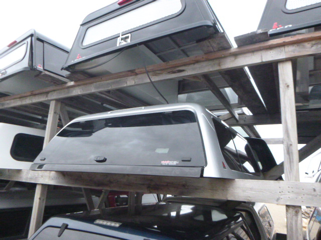 Ford F150 5'6 UX Ignot Silver Leer100XL Truck Cap 2 Ford F150 5'6 UX Ignot Silver Leer100XL Truck Cap - Image 2