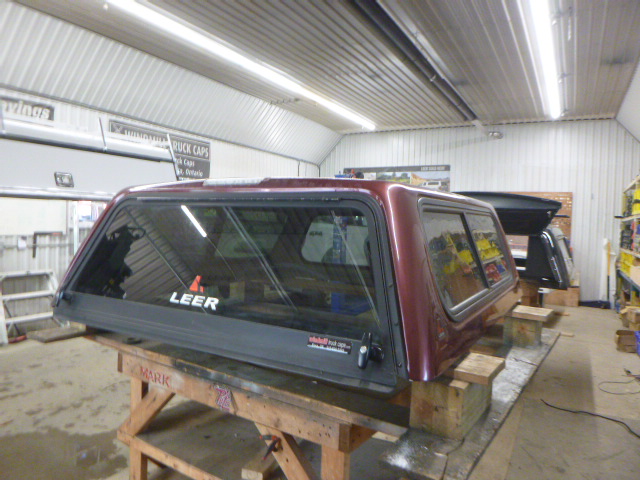 2004 - 2014 Chevrolet Colorado or GMC Canyon 5'2 412P Red Leer100R Truck Cap 2 2004 - 2014 Chevrolet Colorado or GMC Canyon 5'2 412P Red Leer100R Truck Cap - Image 2