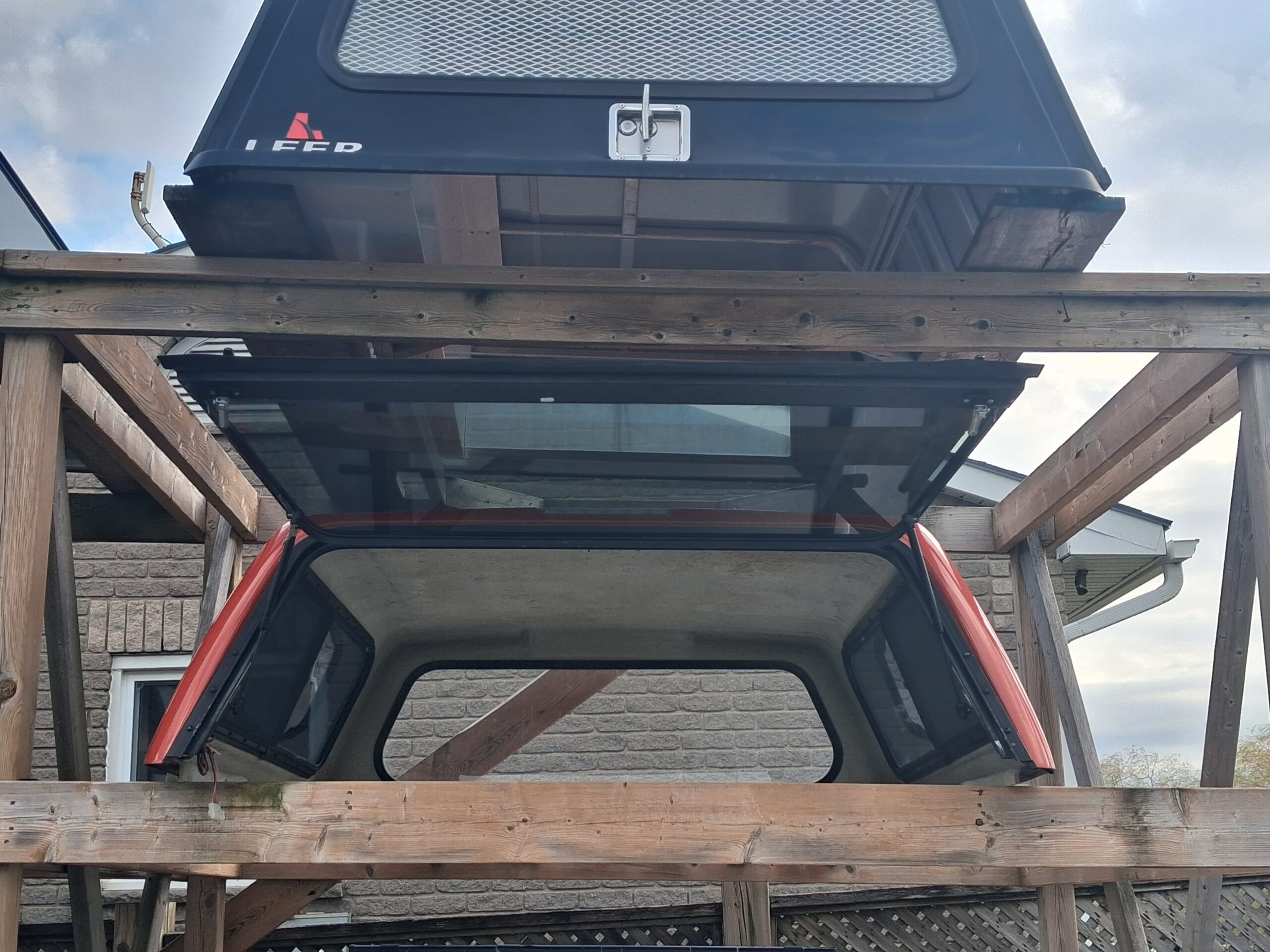 Chevrolet Colorado or GMC Canyon 5'2 74 Victory Red Leer100R Truck Cap 3 Chevrolet Colorado or GMC Canyon 5'2 74 Victory Red Leer100R Truck Cap - Image 3