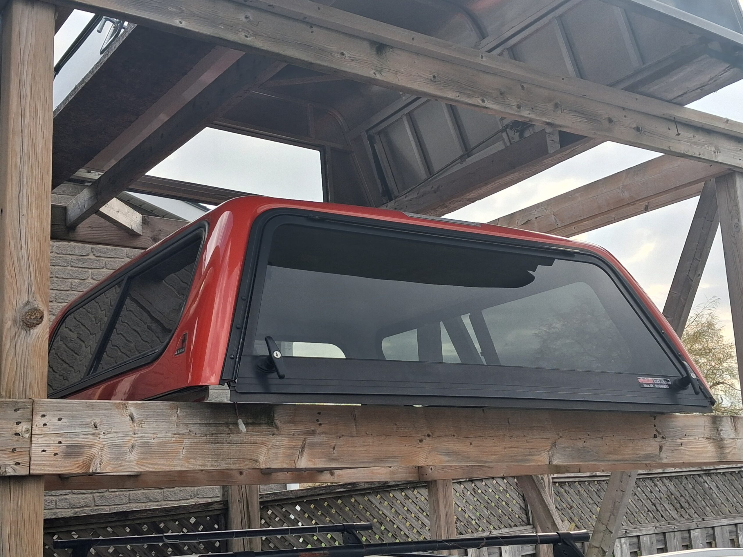 Chevrolet Colorado or GMC Canyon 5'2 74 Victory Red Leer100R Truck Cap 2 Chevrolet Colorado or GMC Canyon 5'2 74 Victory Red Leer100R Truck Cap - Image 2