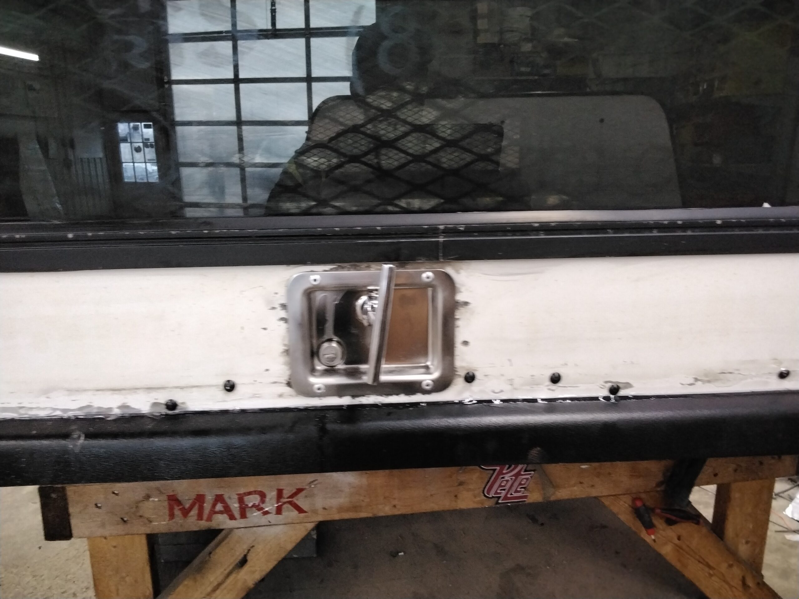 GMC Sierra or Chevrolet Silverado 6'6 White ARE Contractor Truck Cap 10 GMC Sierra or Chevrolet Silverado 6'6 White ARE Contractor Truck Cap - Image 10