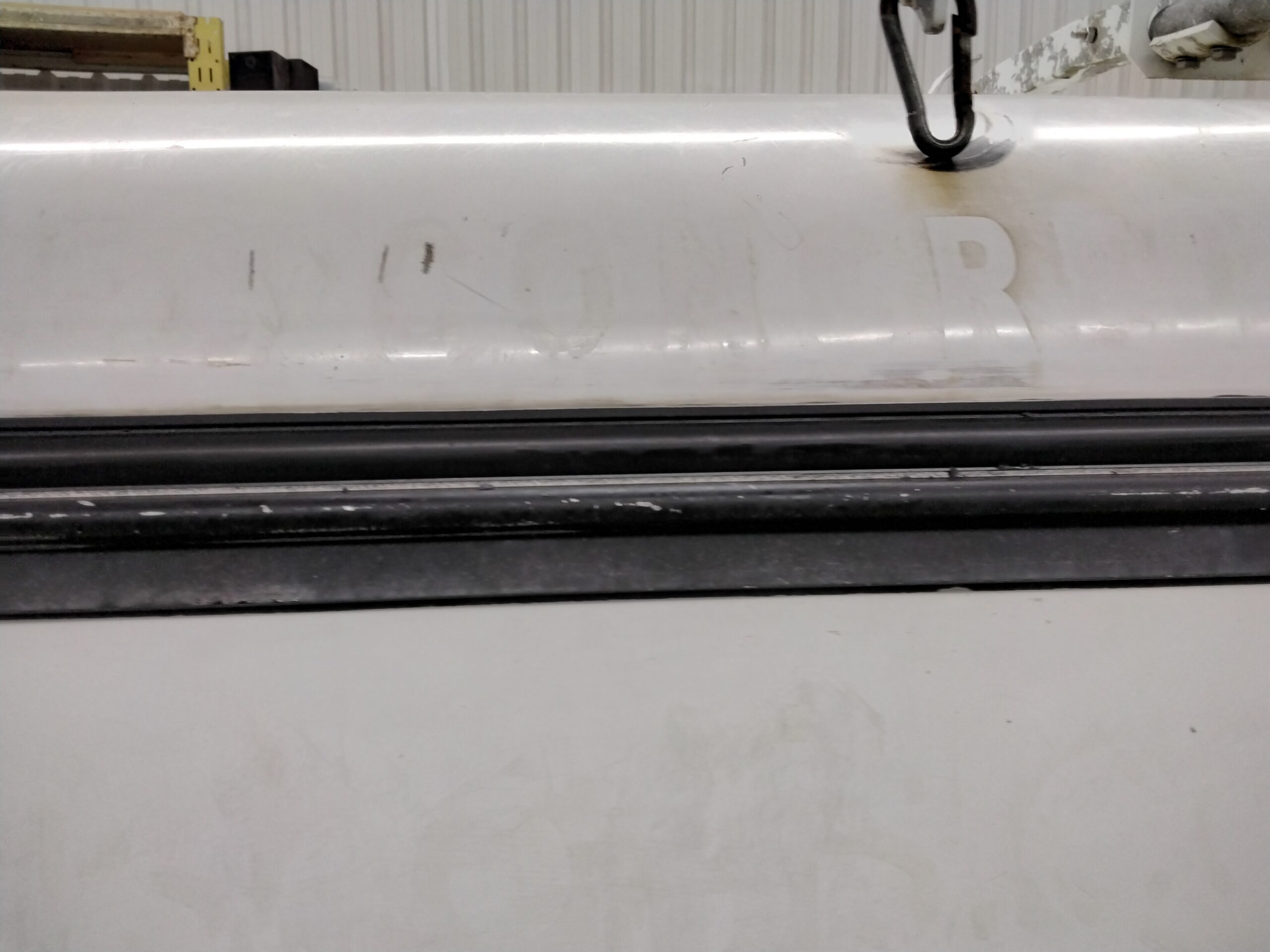 GMC Sierra or Chevrolet Silverado 6'6 White ARE Contractor Truck Cap 8 GMC Sierra or Chevrolet Silverado 6'6 White ARE Contractor Truck Cap - Image 8