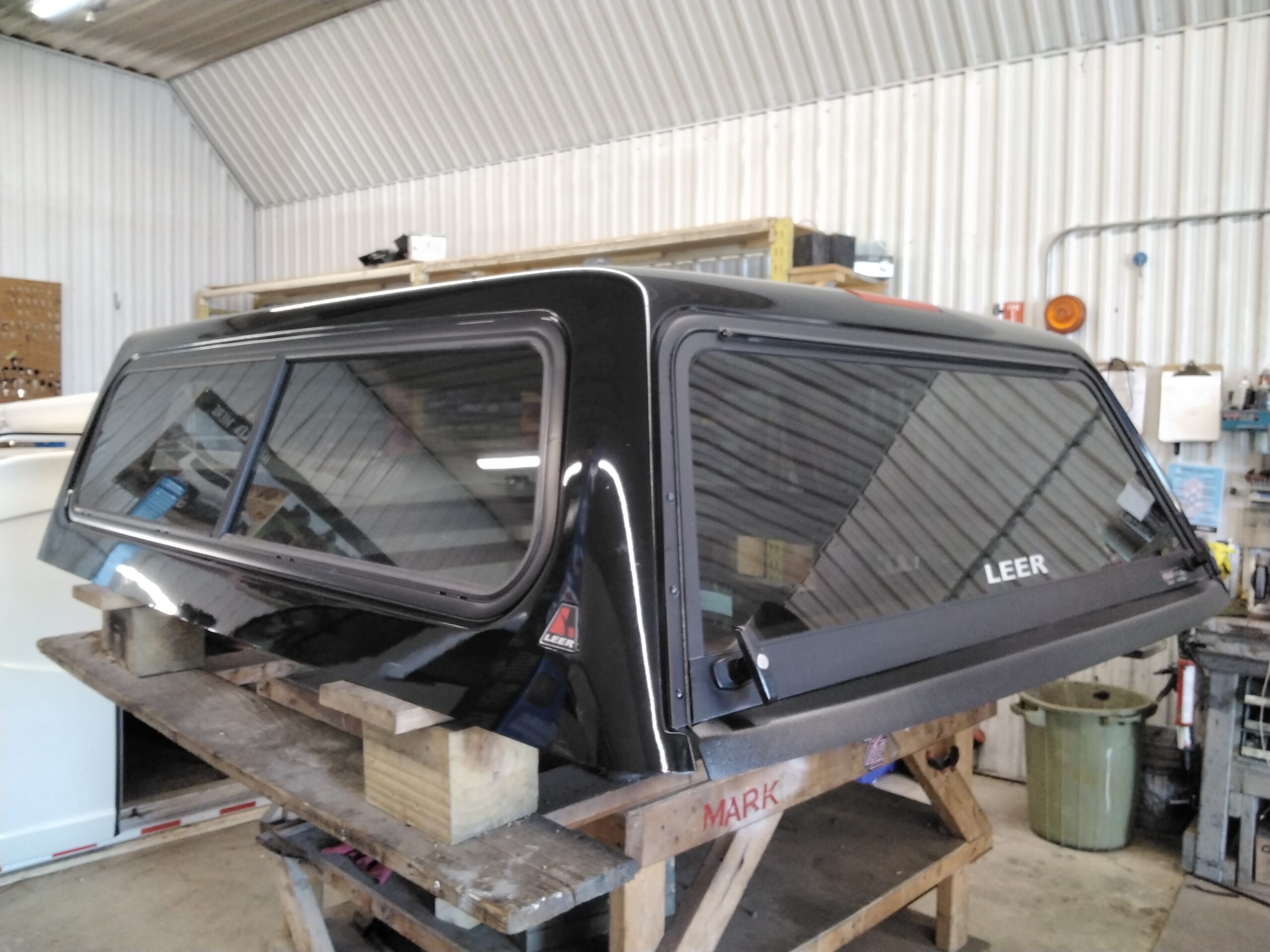 Dodge Ram 6'4 PX8 Black Leer Legend Truck Cap 2 Dodge Ram 6'4 PX8 Black Leer Legend Truck Cap - Image 2