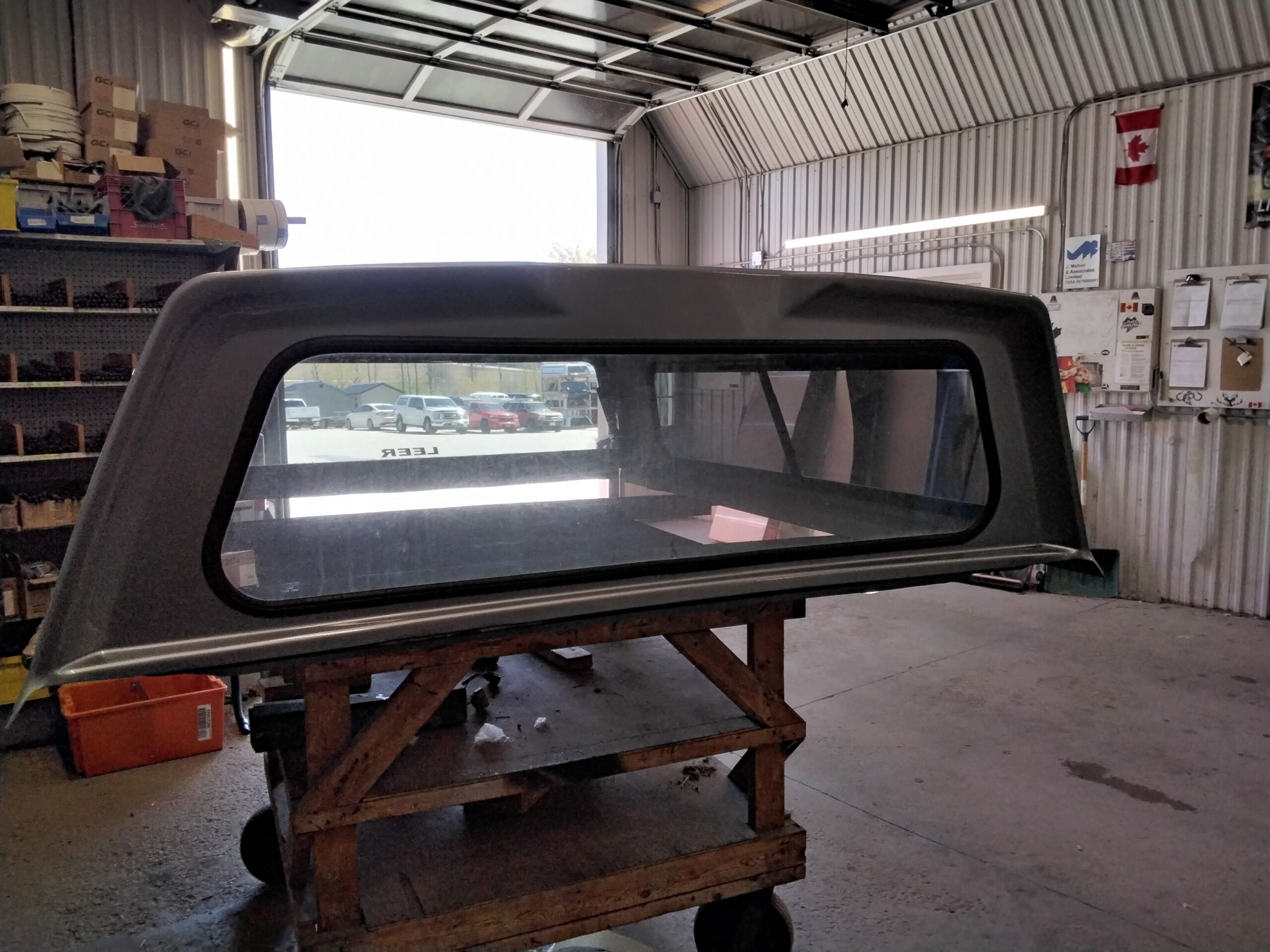 Ford F150 6'6 JS Iconic Silver Leer Legend Truck Cap 4 Ford F150 6'6 JS Iconic Silver Leer Legend Truck Cap - Image 4