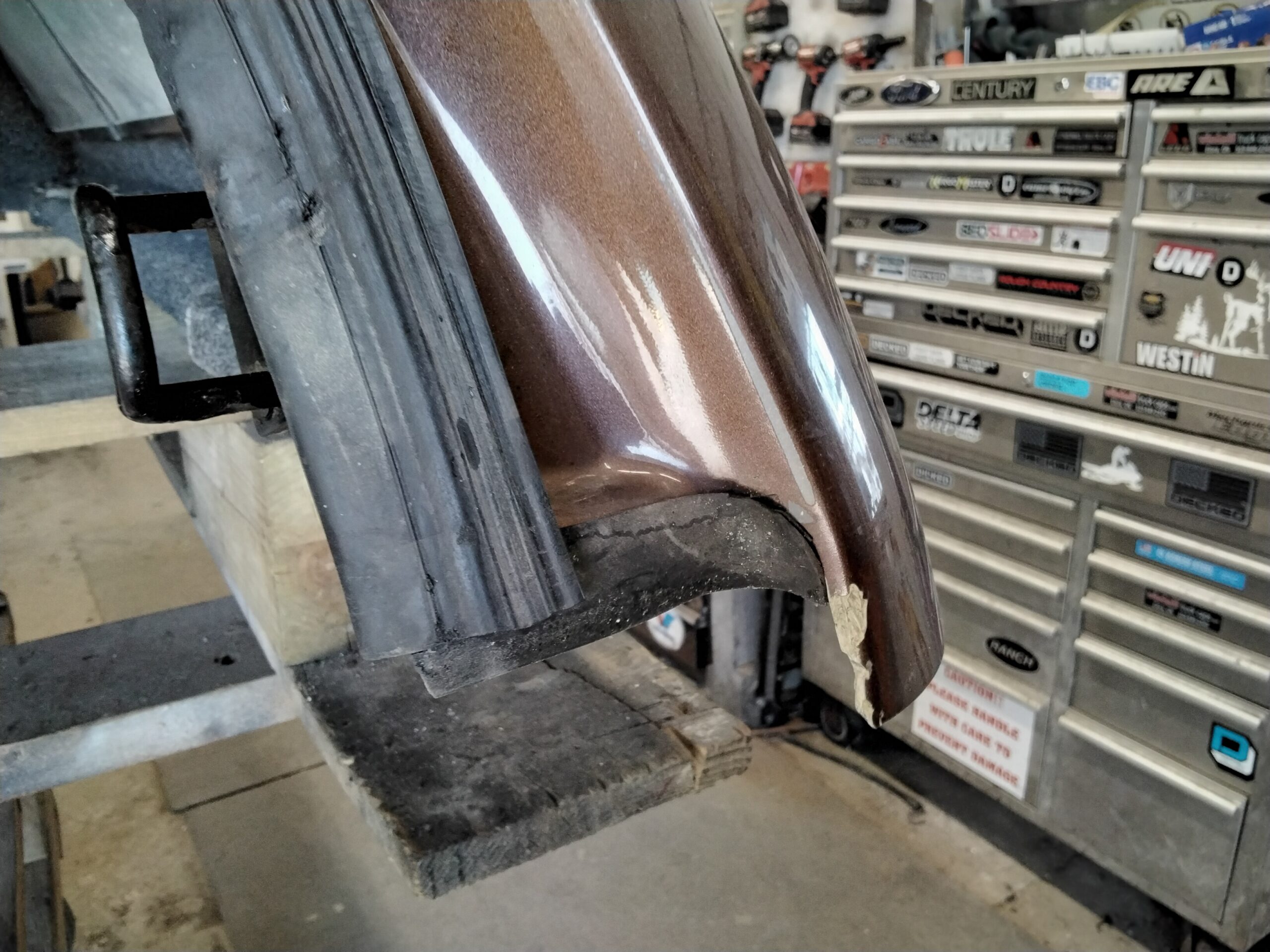 Ford F150 6'6 JQ Golden Bronze Leer100XQ Truck Cap 10 Ford F150 6'6 JQ Golden Bronze Leer100XQ Truck Cap - Image 10