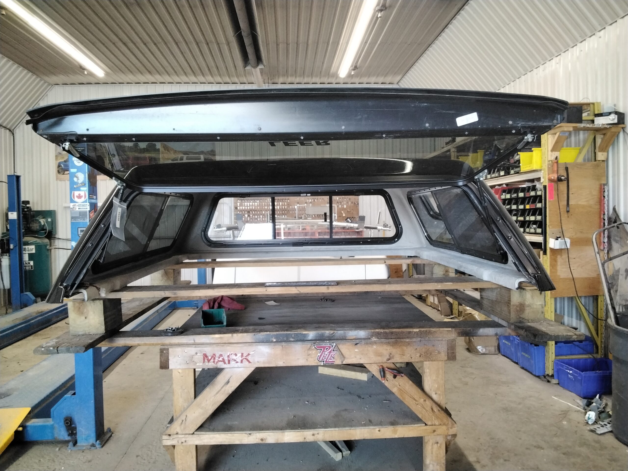 GMC Sierra New Body Style 5'8 GBA Black Leer Legend Truck Cap 3 GMC Sierra New Body Style 5'8 GBA Black Leer Legend Truck Cap - Image 3