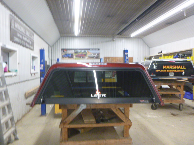 2002 - 2008 Dodge Ram 6'4 Red Hawk Truck Cap 4 2002 - 2008 Dodge Ram 6'4 Red Hawk Truck Cap - Image 4