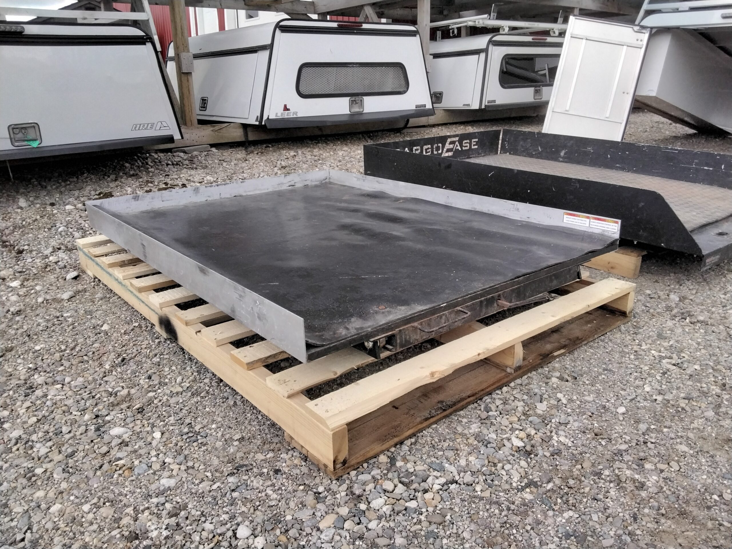 67" x 48" 2000lbs Slide *Will not fit F150* 2 67" x 48" 2000lbs Slide *Will not fit F150* - Image 2