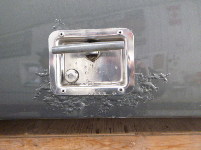 2004 - 2012 GMC Canyon or Chevrolet Colorado 6'2 Green ARE DCU Contractor Truck Cap 4 2004 - 2012 GMC Canyon or Chevrolet Colorado 6'2 Green ARE DCU Contractor Truck Cap - Image 4