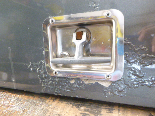 2004 - 2012 GMC Canyon or Chevrolet Colorado 6'2 Green ARE DCU Contractor Truck Cap 5 2004 - 2012 GMC Canyon or Chevrolet Colorado 6'2 Green ARE DCU Contractor Truck Cap - Image 5