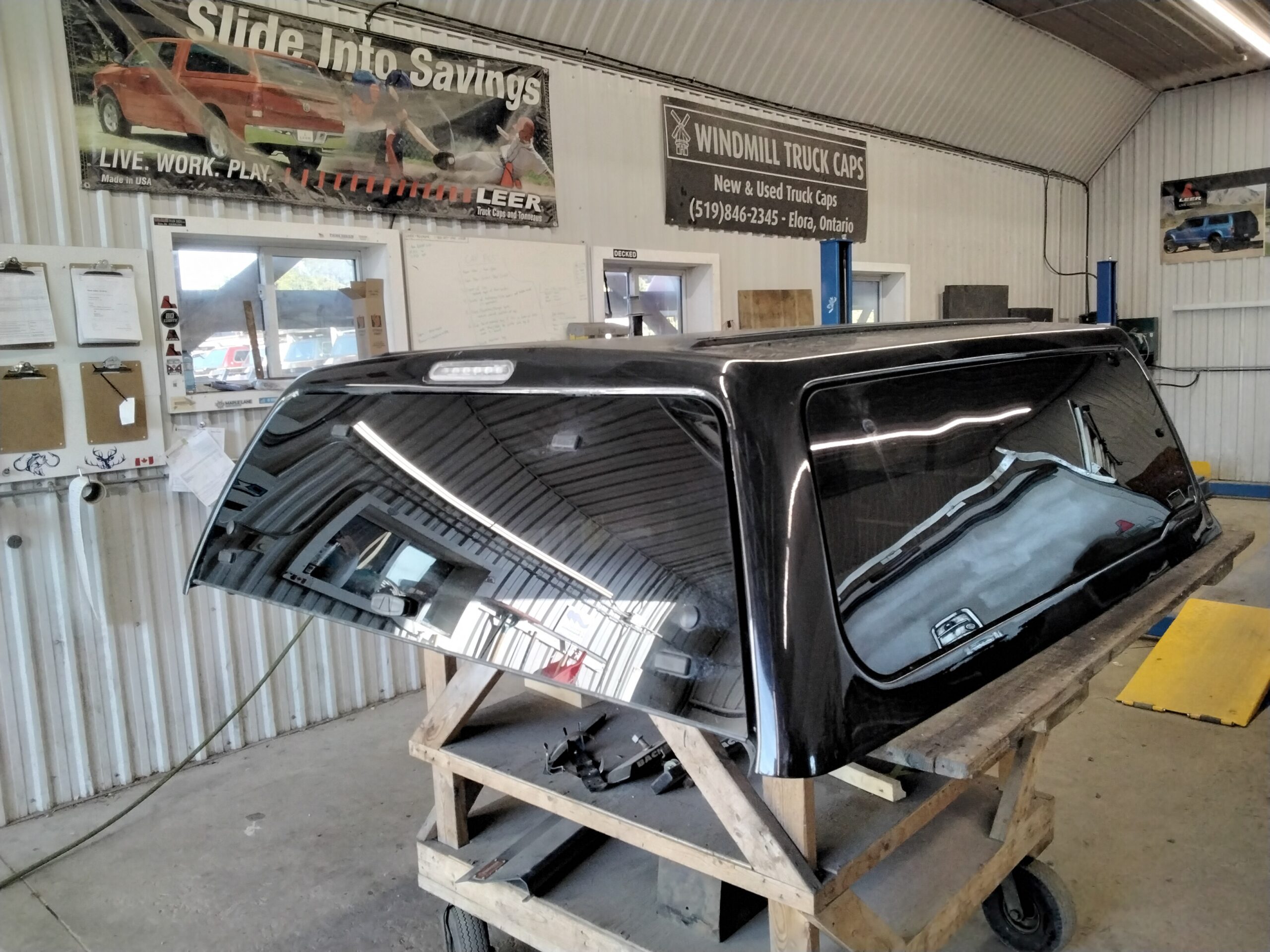 2004 - 2008 Ford F150 5'6 UA Ebony Black Leer100XQ Truck Cap 2 2004 - 2008 Ford F150 5'6 UA Ebony Black Leer100XQ Truck Cap - Image 2