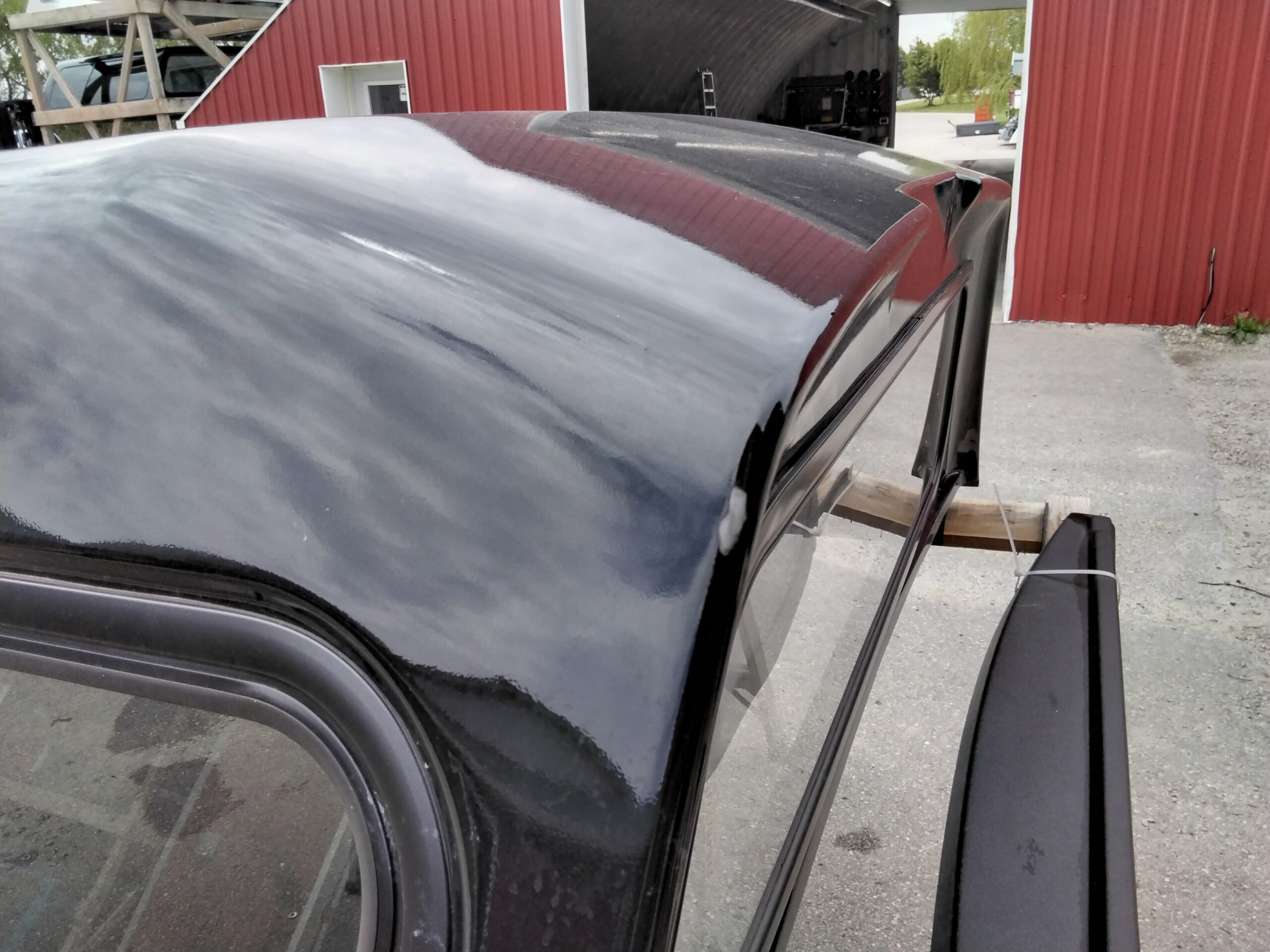Dodge Ram 6'4 PXJ Diamond Black Leer180 Truck Cap 5 Dodge Ram 6'4 PXJ Diamond Black Leer180 Truck Cap - Image 5
