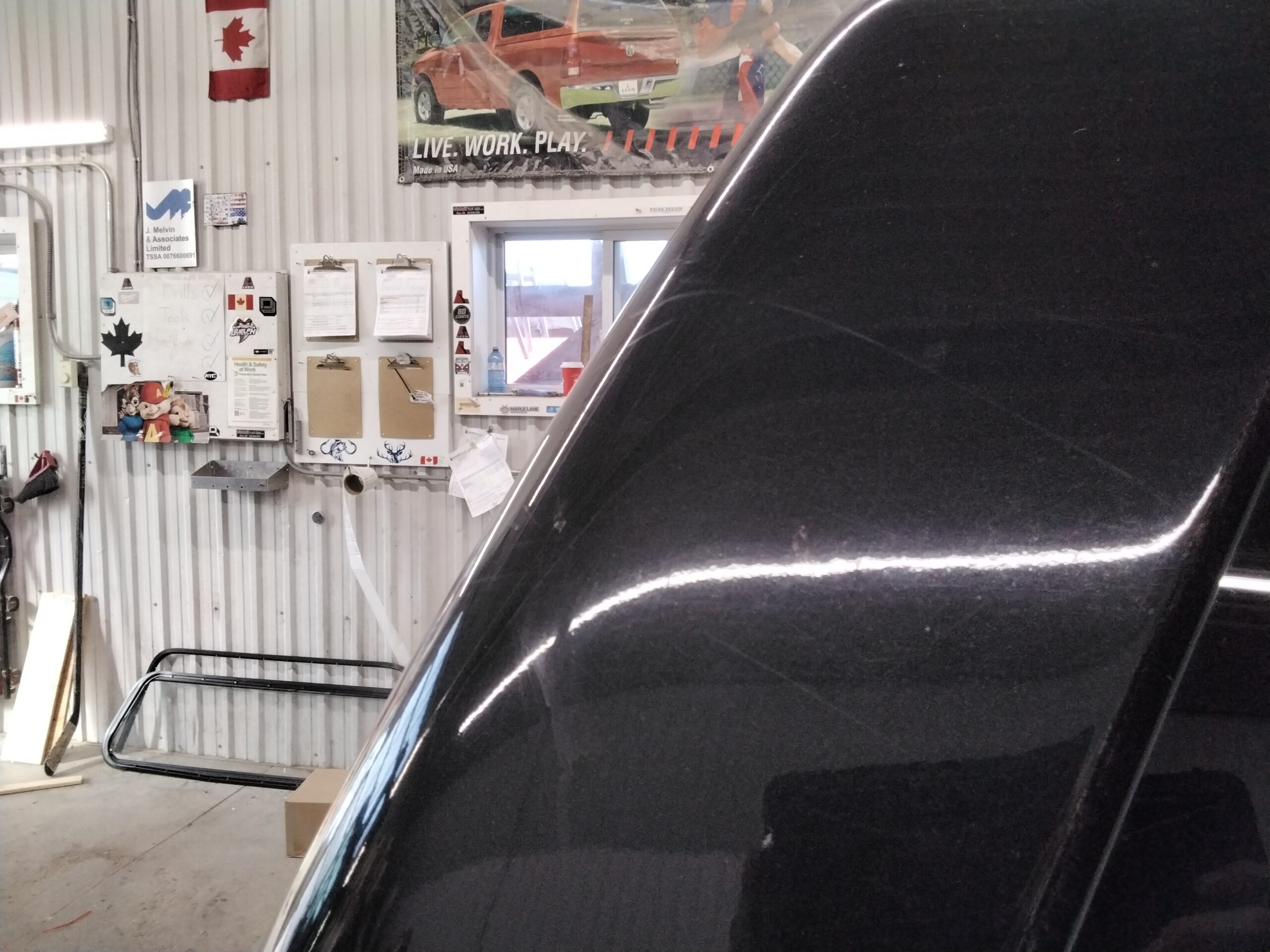 2009 - 2014 Ford F150 6'6 Black Leer100XL Truck Cap 7 2009 - 2014 Ford F150 6'6 Black Leer100XL Truck Cap - Image 7