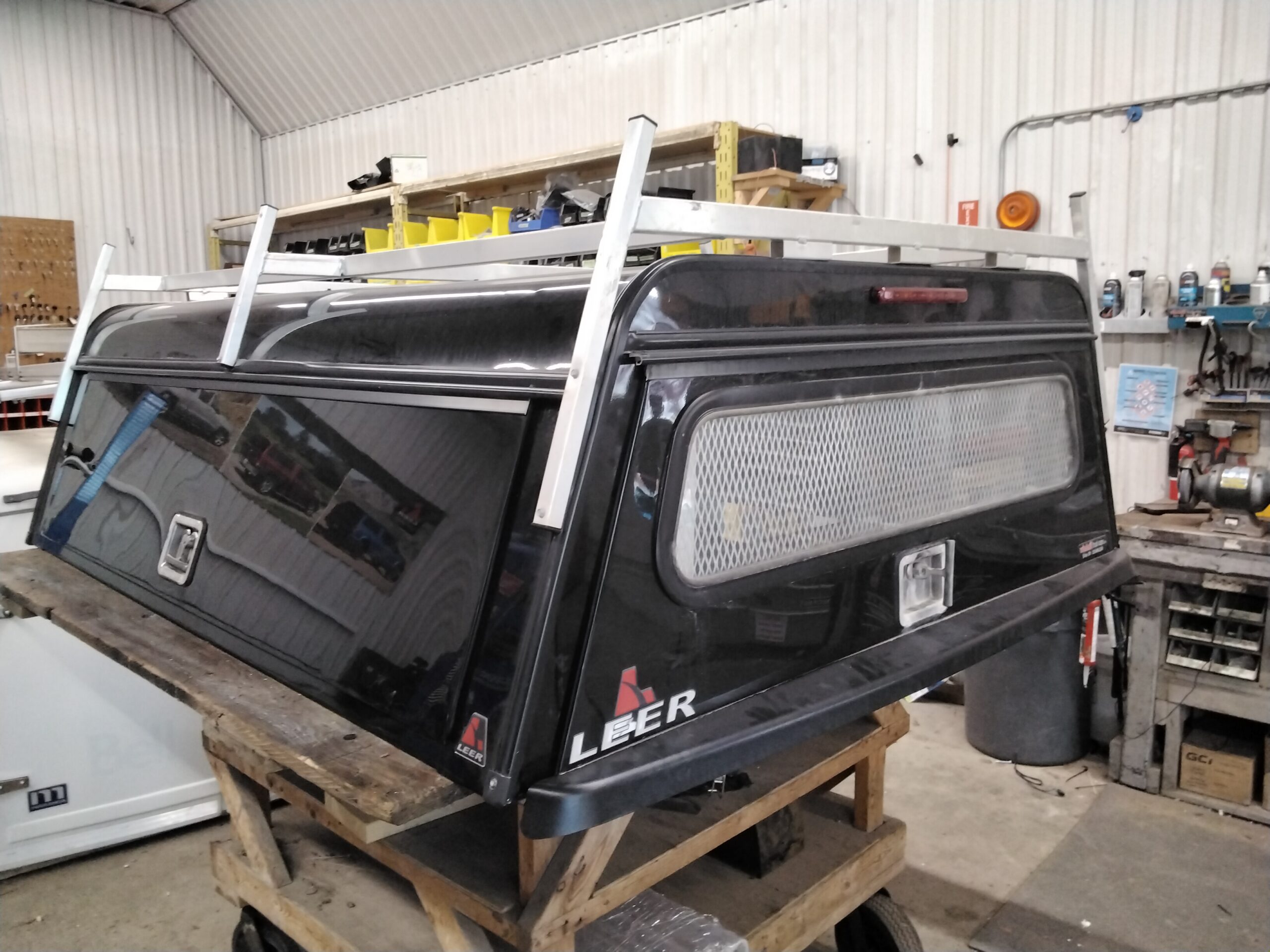 2016 - 2023 Toyota Tacoma 6'2 Black Leer Contractor Truck Cap 2 2016 - 2023 Toyota Tacoma 6'2 Black Leer Contractor Truck Cap - Image 2