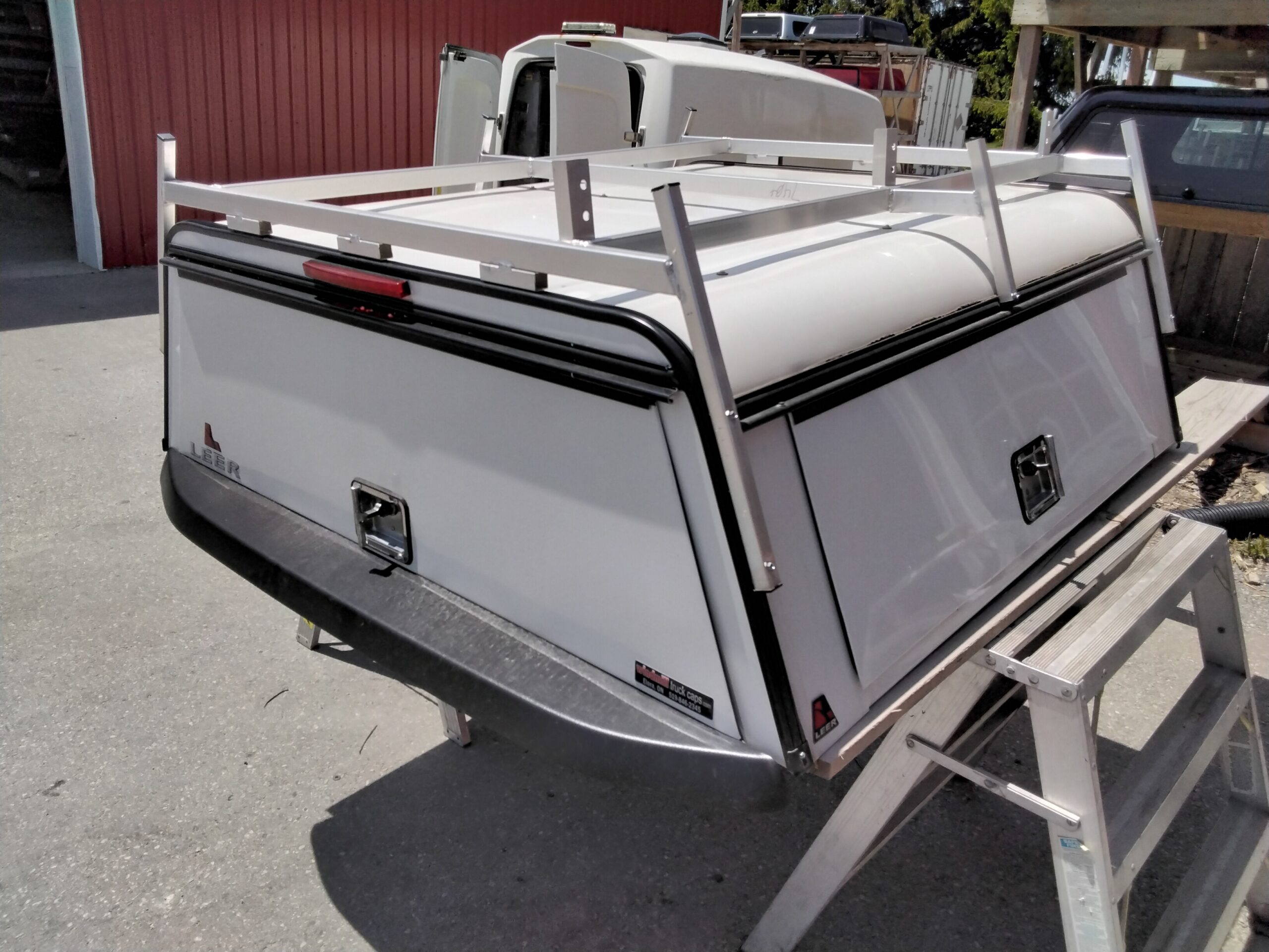 2024 - 2026 Ford Ranger 6' White Leer Contractor Truck Cap 2 2024 - 2026 Ford Ranger 6' White Leer Contractor Truck Cap - Image 2