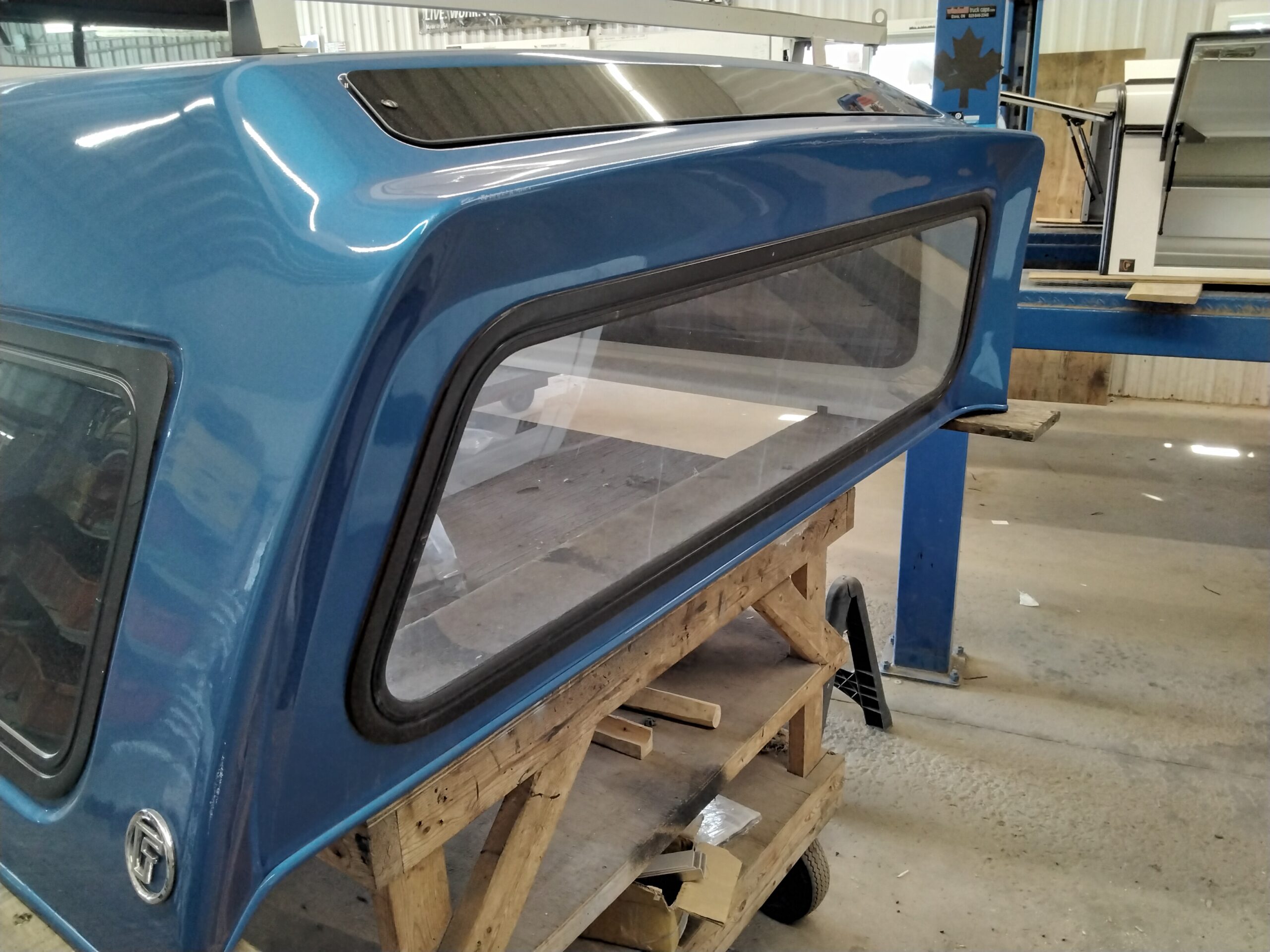 Dodge Ram 5'7 Hydro Blue ARE Truck Cap 5 Dodge Ram 5'7 Hydro Blue ARE Truck Cap - Image 5