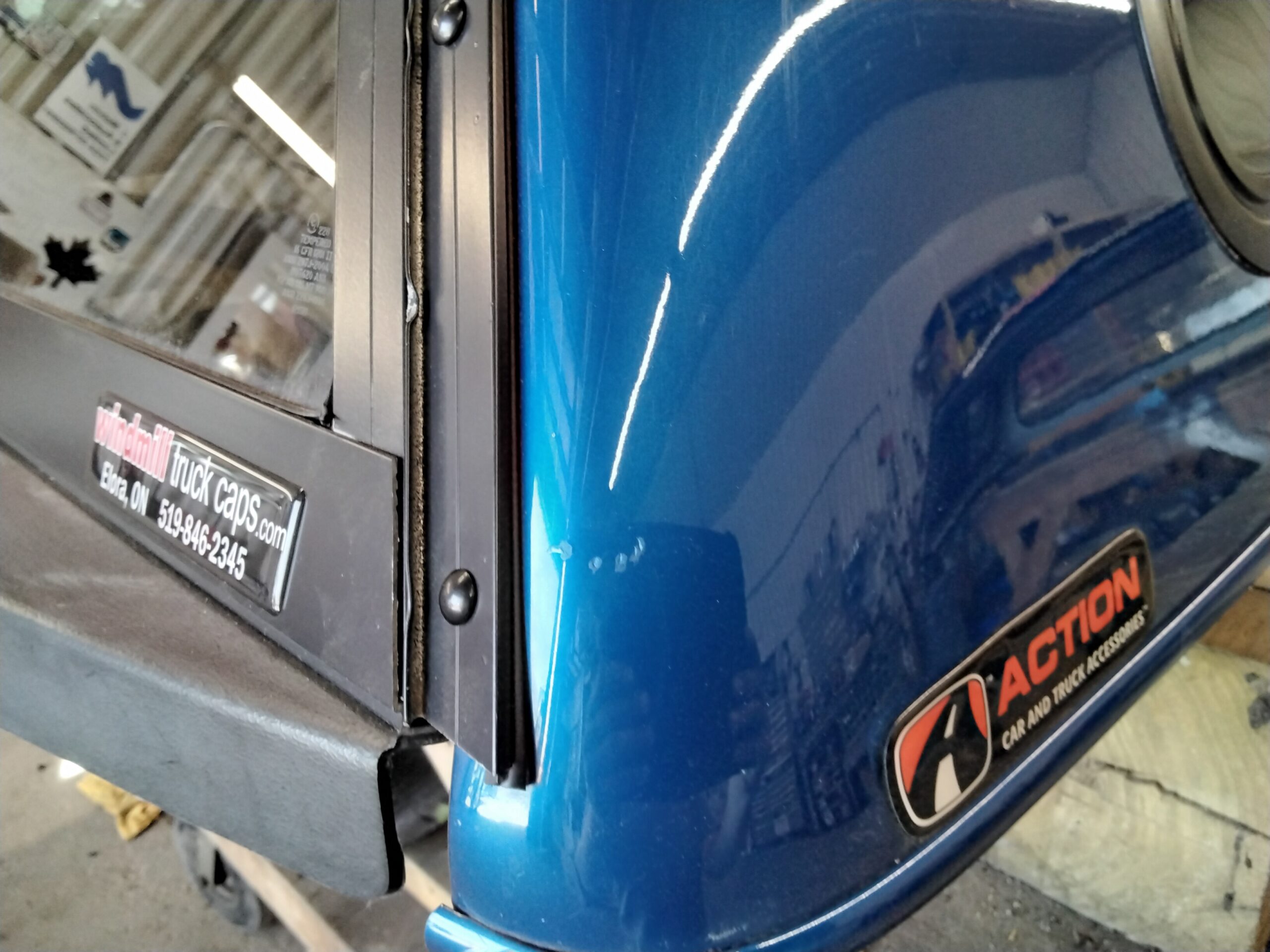 2015 - 2020 Ford F150 5'6 N6 Blue Lightening Contour III Truck Cap 4 2015 - 2020 Ford F150 5'6 N6 Blue Lightening Contour III Truck Cap - Image 4