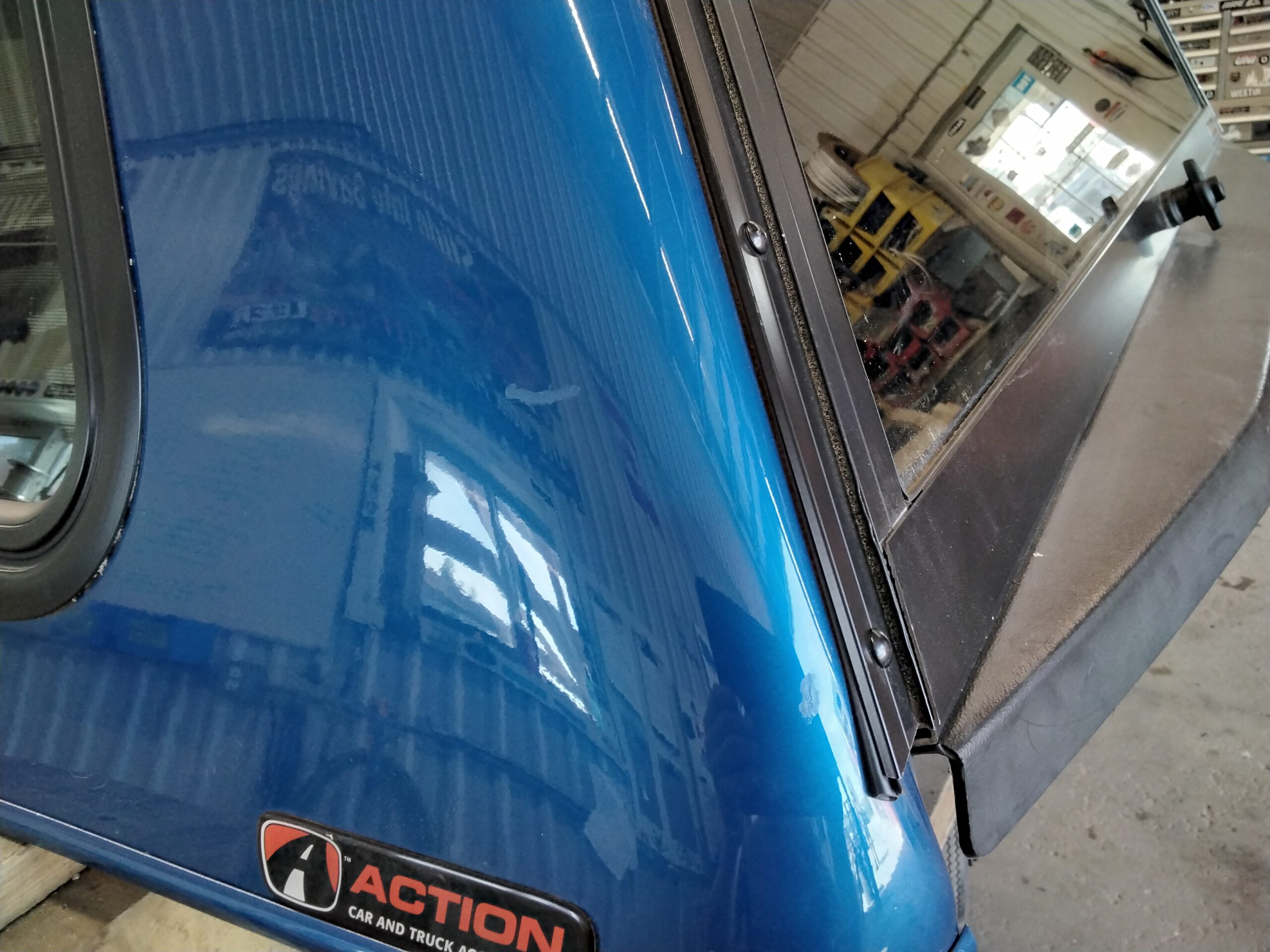 2015 - 2020 Ford F150 5'6 N6 Blue Lightening Contour III Truck Cap 5 2015 - 2020 Ford F150 5'6 N6 Blue Lightening Contour III Truck Cap - Image 5