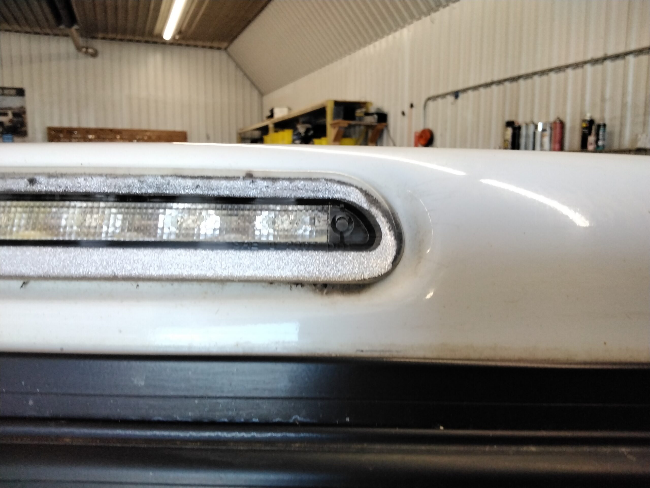GMC Sierra 6'6 50 Olympic White Raider High Rise Truck Cap 12 GMC Sierra 6'6 50 Olympic White Raider High Rise Truck Cap - Image 12