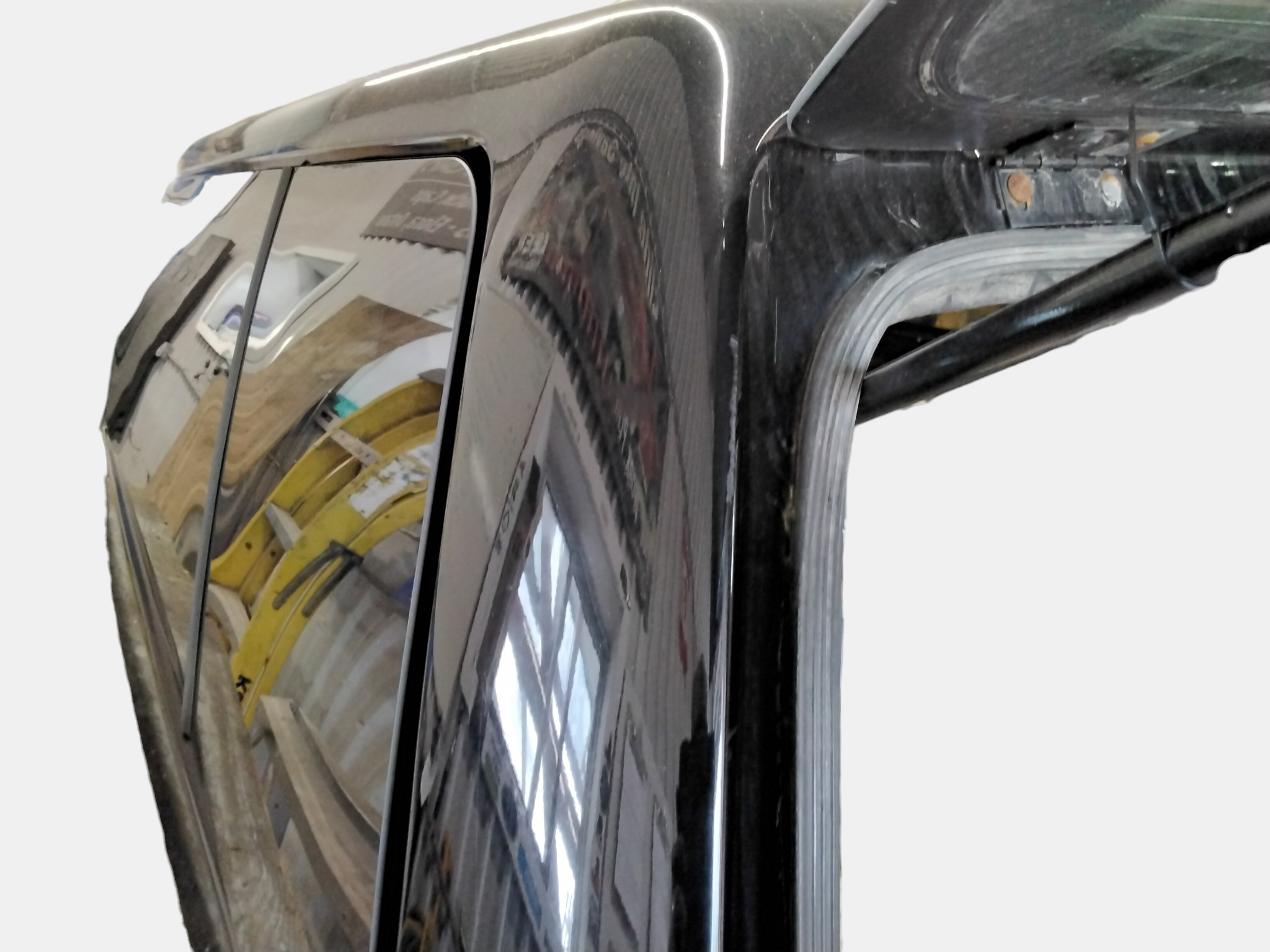 Dodge Ram 6'4 PX8 Black Leer100XL Truck Cap 6 Dodge Ram 6'4 PX8 Black Leer100XL Truck Cap - Image 6