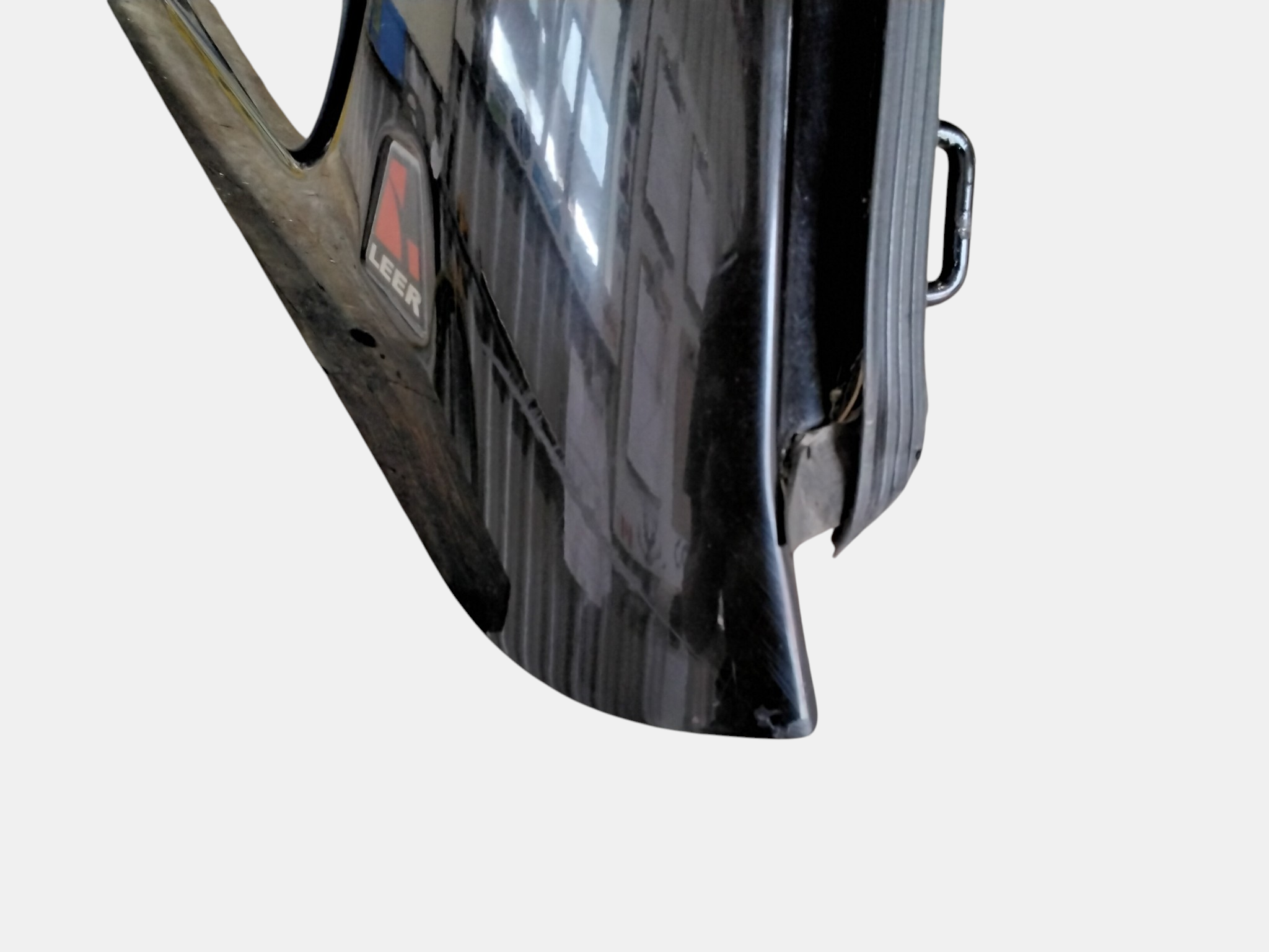 Dodge Ram 6'4 PX8 Black Leer100XL Truck Cap 7 Dodge Ram 6'4 PX8 Black Leer100XL Truck Cap - Image 7