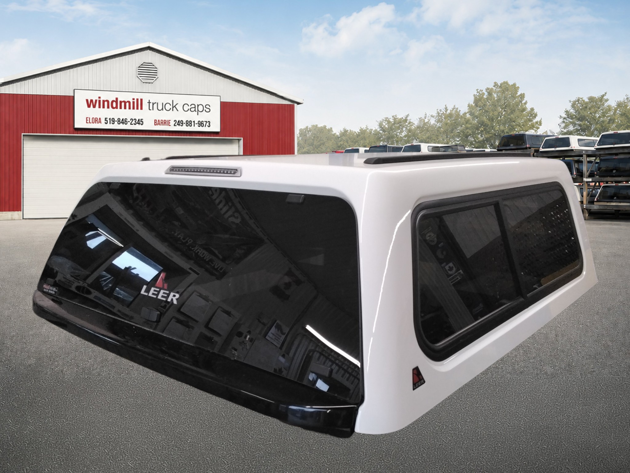 2016 - 2024 Nissan Titan 5'6 QAK White Leer100XR Truck Cap 2 2016 - 2024 Nissan Titan 5'6 QAK White Leer100XR Truck Cap - Image 2