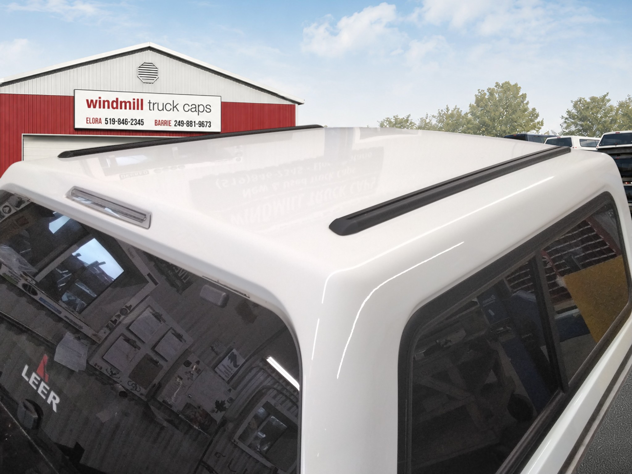2016 - 2024 Nissan Titan 5'6 QAK White Leer100XR Truck Cap 5 2016 - 2024 Nissan Titan 5'6 QAK White Leer100XR Truck Cap - Image 5