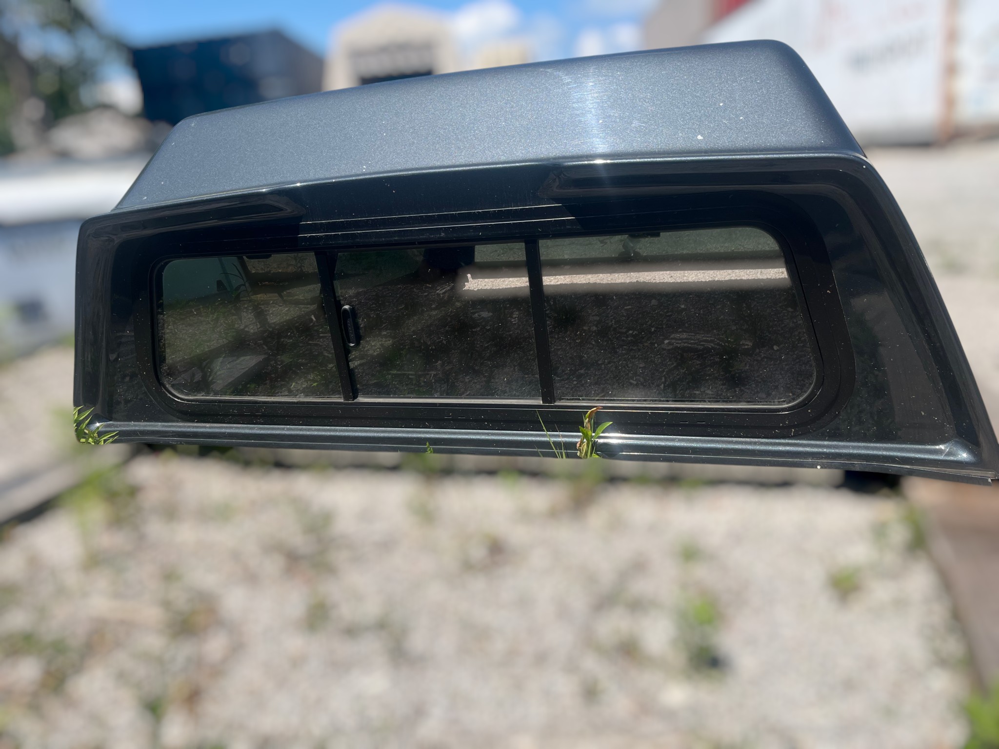 Dodge Ram 8' Grey Contour IV Truck Cap 3 Dodge Ram 8' Grey Contour IV Truck Cap - Image 3