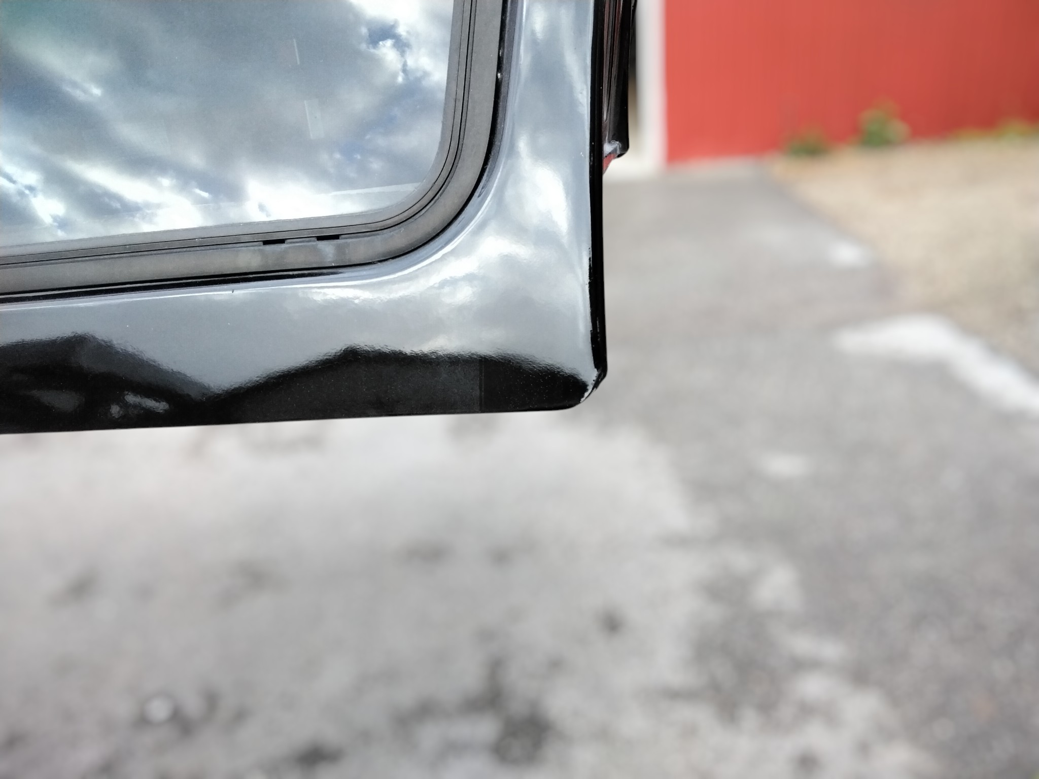 Dodge Ram 6'4 PX8 Black Leer Legend Truck Cap 4 Dodge Ram 6'4 PX8 Black Leer Legend Truck Cap - Image 4