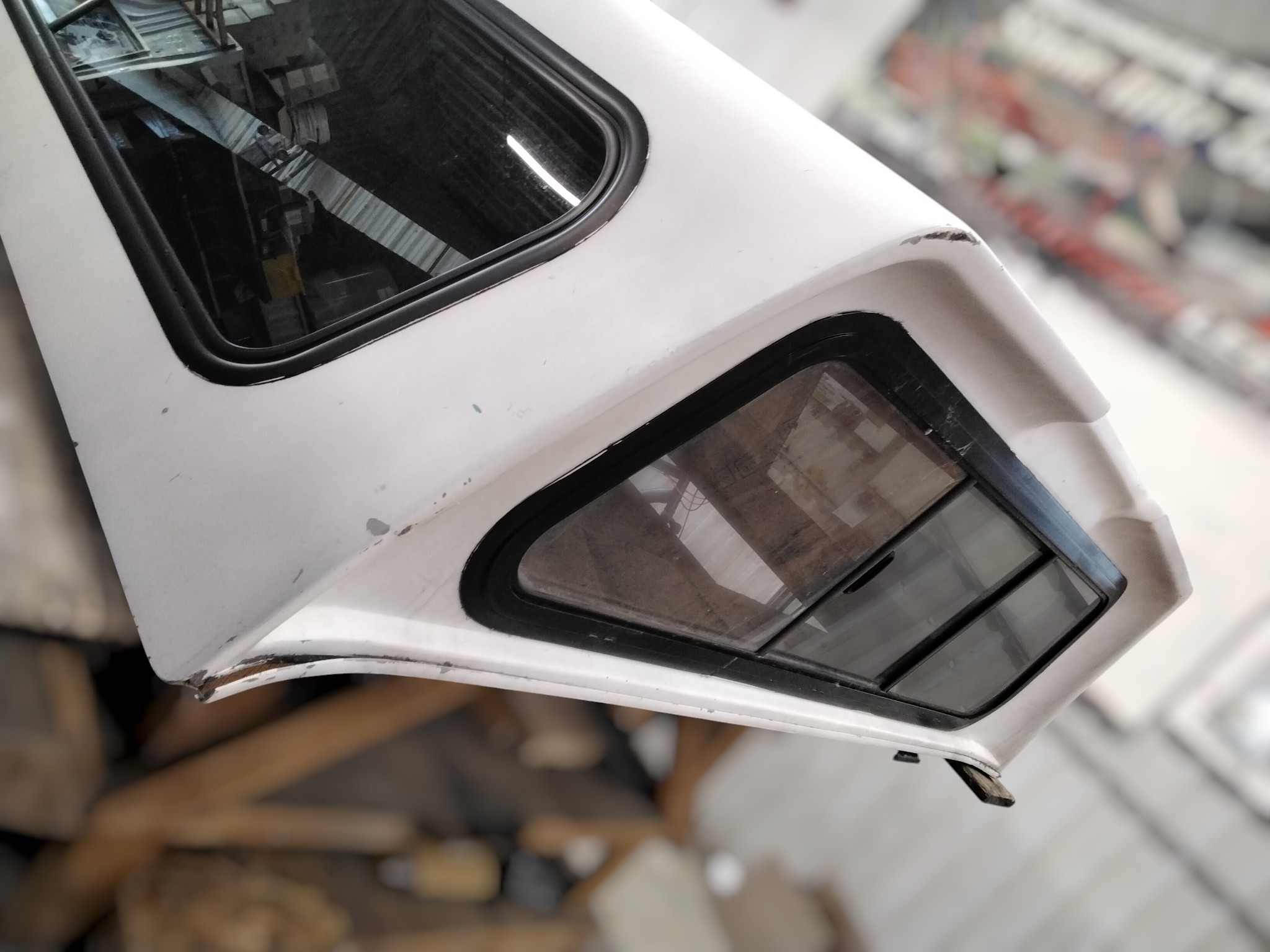 GMC Sierra or Chevrolet Silverado 5'8 White Jason Truck Cap 4 GMC Sierra or Chevrolet Silverado 5'8 White Jason Truck Cap - Image 4