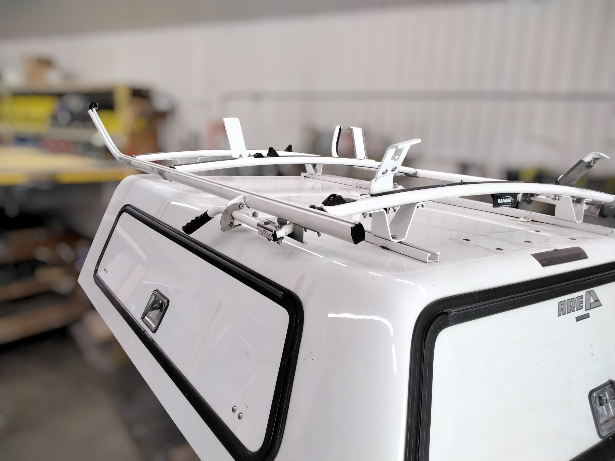 2020 - 2026 Chevrolet Silverado HD 2500/3500 6'9 GAZ Summit White Contour III ARE Truck Cap 7 2020 - 2026 Chevrolet Silverado HD 2500/3500 6'9 GAZ Summit White Contour III ARE Truck Cap - Image 7