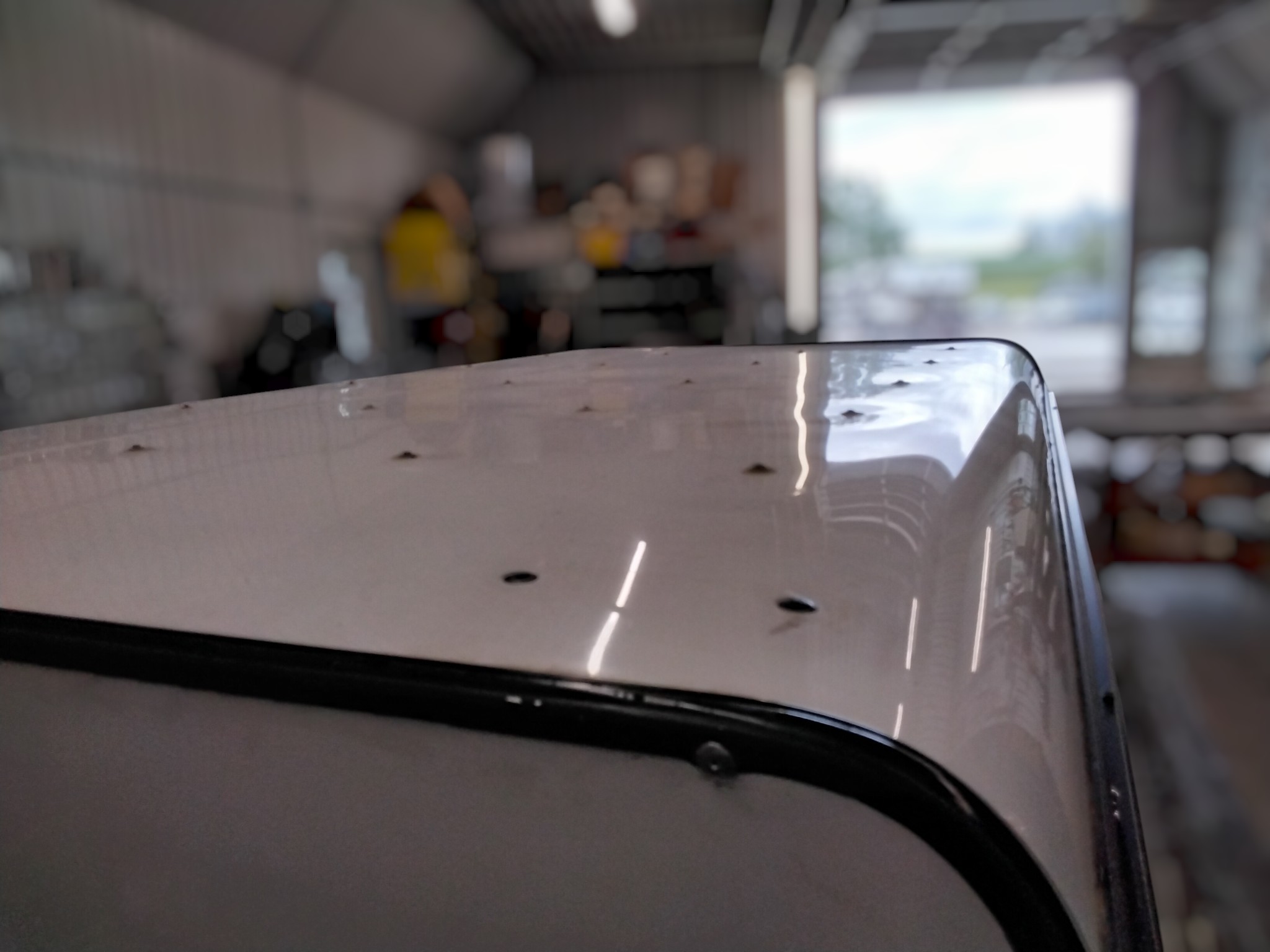 2015 - 2020 Ford F150 8' White Swiss Contractor Truck Cap 7 2015 - 2020 Ford F150 8' White Swiss Contractor Truck Cap - Image 7