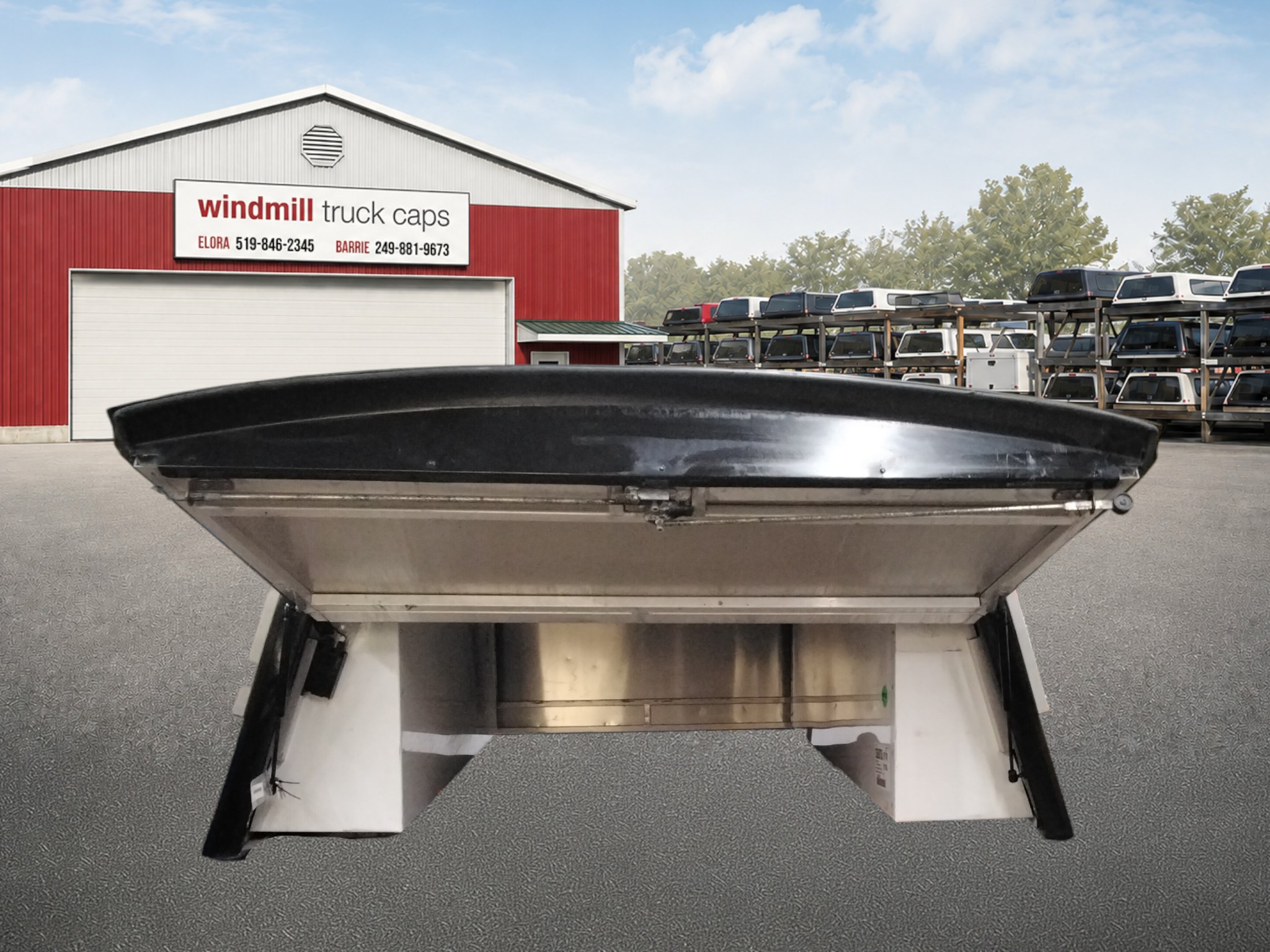 Dodge Ram 6'4 Black Leer Contractor Truck Cap 4 Dodge Ram 6'4 Black Leer Contractor Truck Cap - Image 4