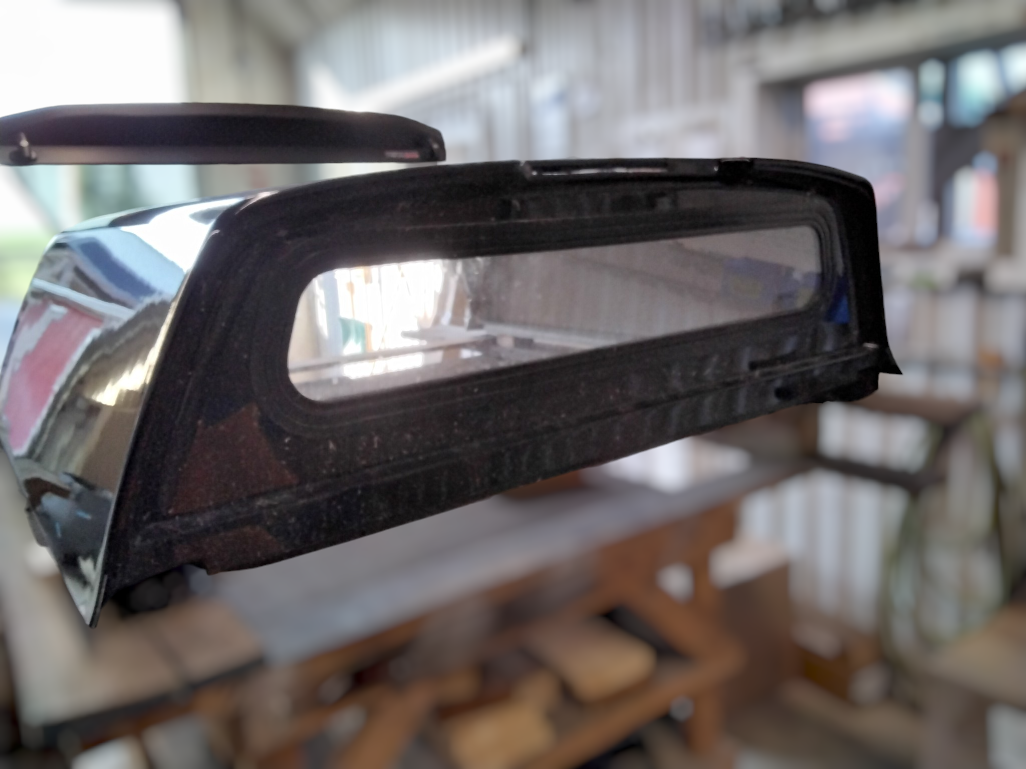 2024 - 2026 Ford Ranger 5' G1 Shadow Black Leer100S Truck Cap 4 2024 - 2026 Ford Ranger 5' G1 Shadow Black Leer100S Truck Cap - Image 4