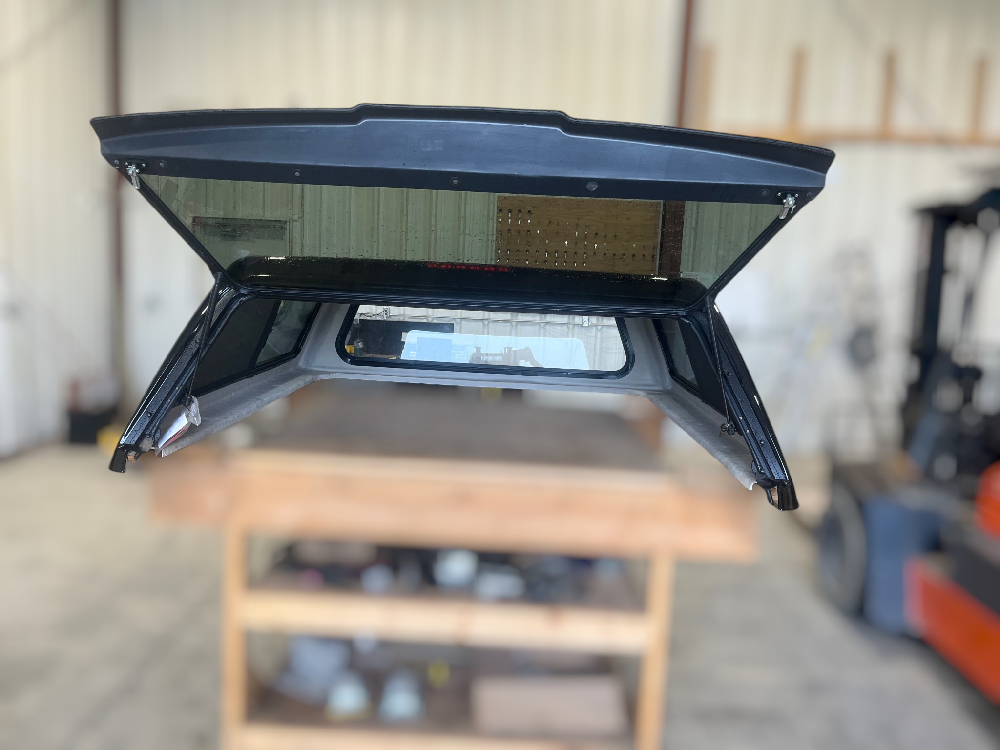 2021 - 2026 Ford F150 5'6 UM Agate Black Ranch Truck Cap 5 2021 - 2026 Ford F150 5'6 UM Agate Black Ranch Truck Cap - Image 5