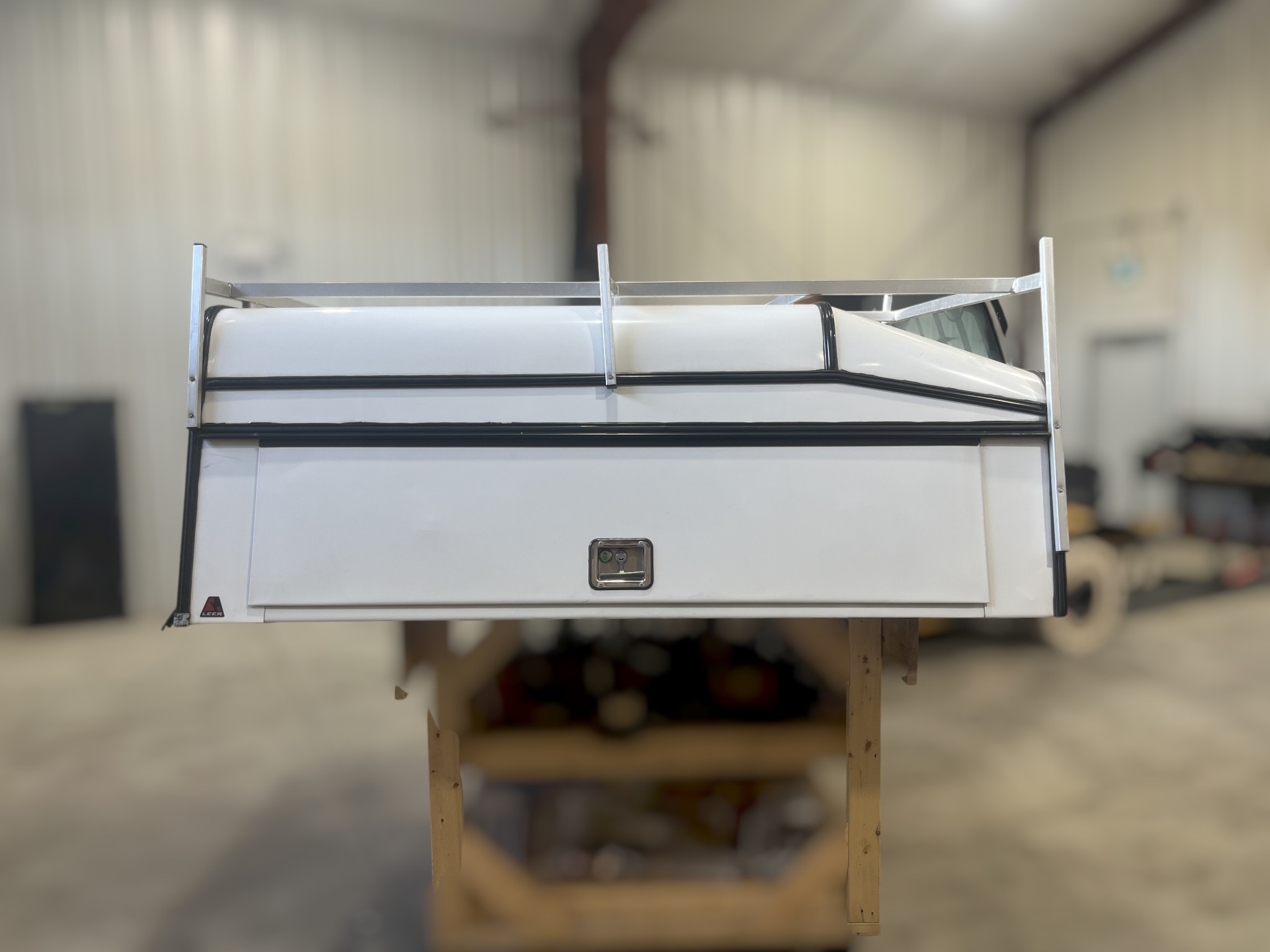 GMC Sierra or Chevrolet Silverado 1500 6'6 White Leer Contractor Truck Cap 4 GMC Sierra or Chevrolet Silverado 1500 6'6 White Leer Contractor Truck Cap - Image 4