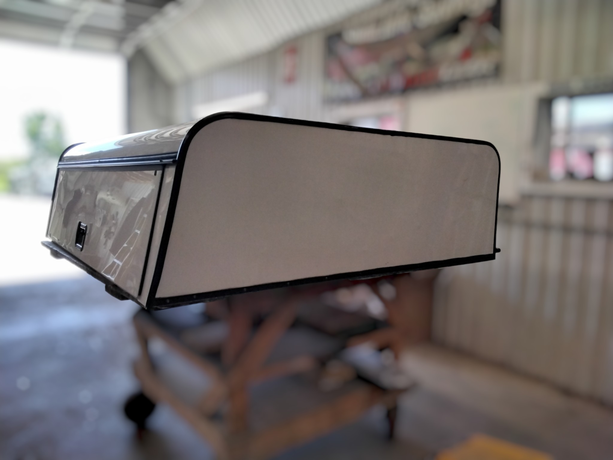 Dodge Ram 6'4 White ARE Contractor Truck Cap 4 Dodge Ram 6'4 White ARE Contractor Truck Cap - Image 4