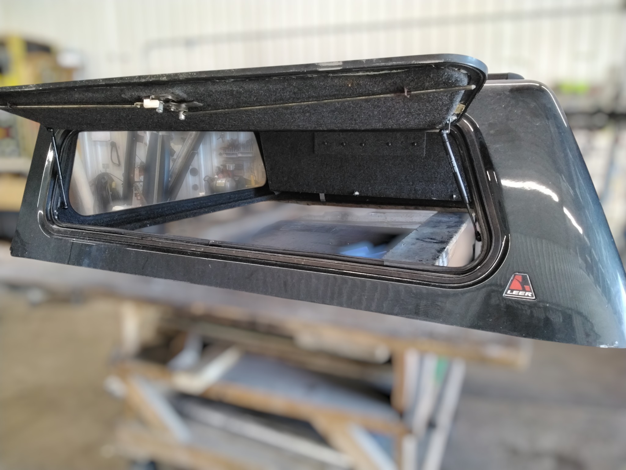 GMC Sierra or Chevrolet Silverado 5'8 GXG Iridium Effect Leer100RCC Truck Cap 6 GMC Sierra or Chevrolet Silverado 5'8 GXG Iridium Effect Leer100RCC Truck Cap - Image 6