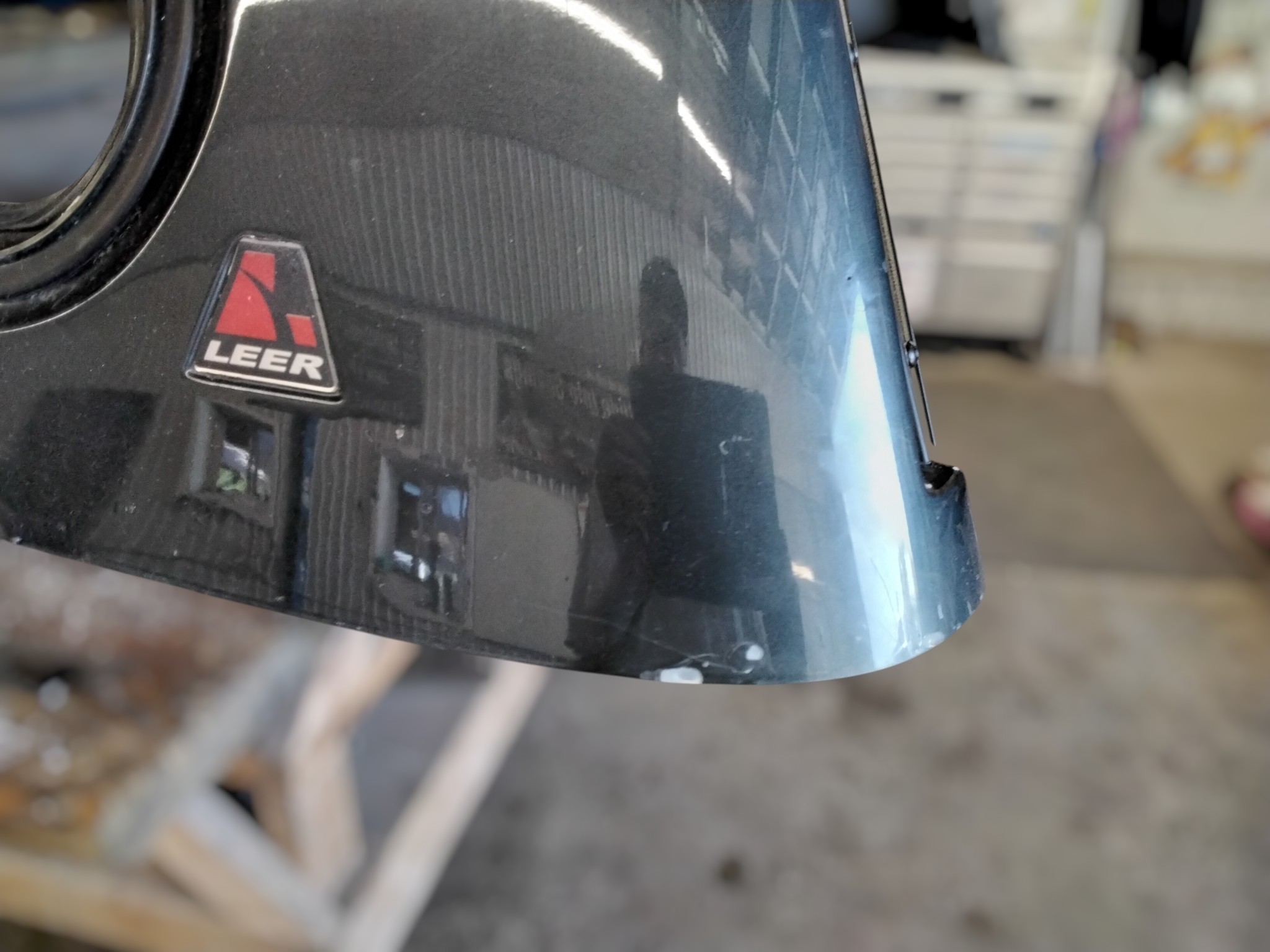 GMC Sierra or Chevrolet Silverado 5'8 GXG Iridium Effect Leer100RCC Truck Cap 7 GMC Sierra or Chevrolet Silverado 5'8 GXG Iridium Effect Leer100RCC Truck Cap - Image 7