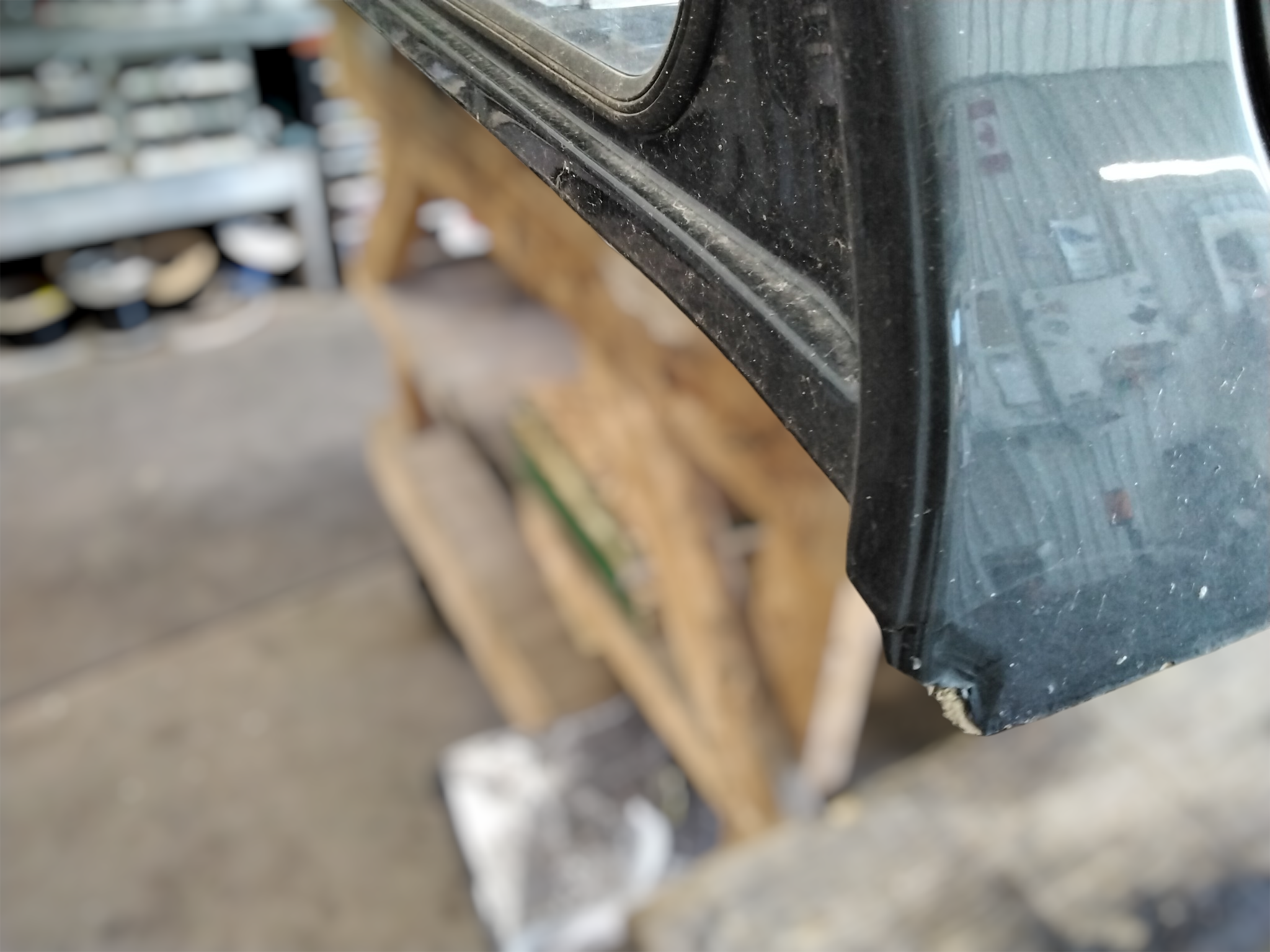 GMC Sierra or Chevrolet Silverado 5'8 GXG Iridium Effect Leer100RCC Truck Cap 8 GMC Sierra or Chevrolet Silverado 5'8 GXG Iridium Effect Leer100RCC Truck Cap - Image 8