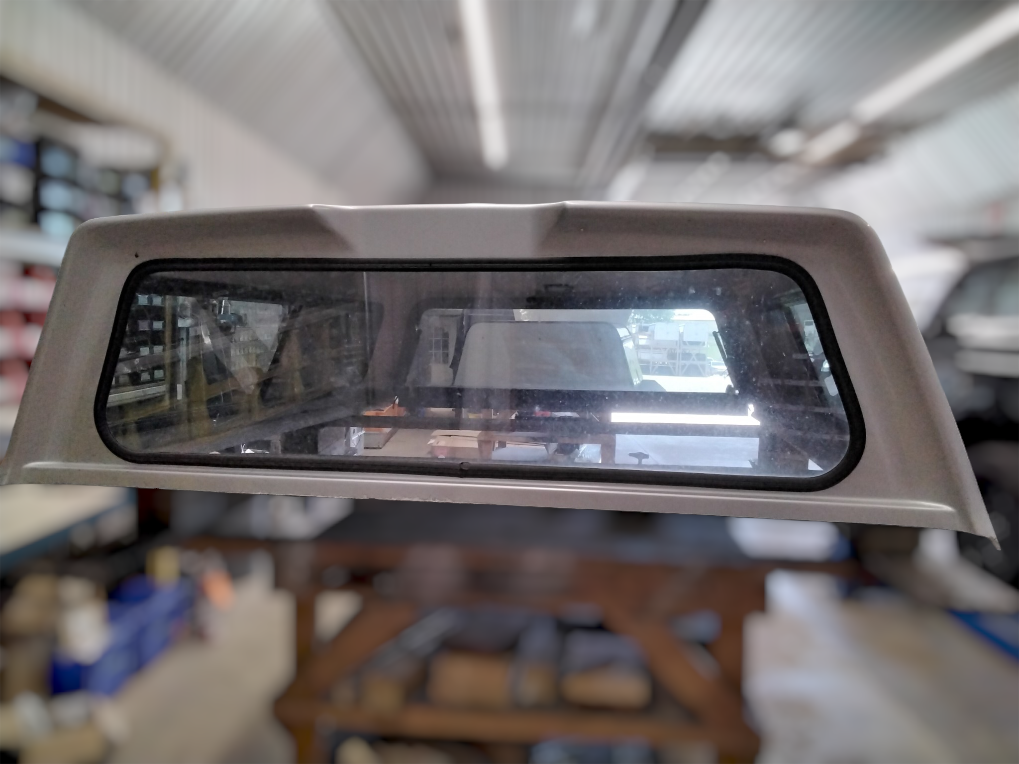 GMC Sierra or Chevrolet Silverado 6'6 Silver Leer Legend Truck Cap 4 GMC Sierra or Chevrolet Silverado 6'6 Silver Leer Legend Truck Cap - Image 4